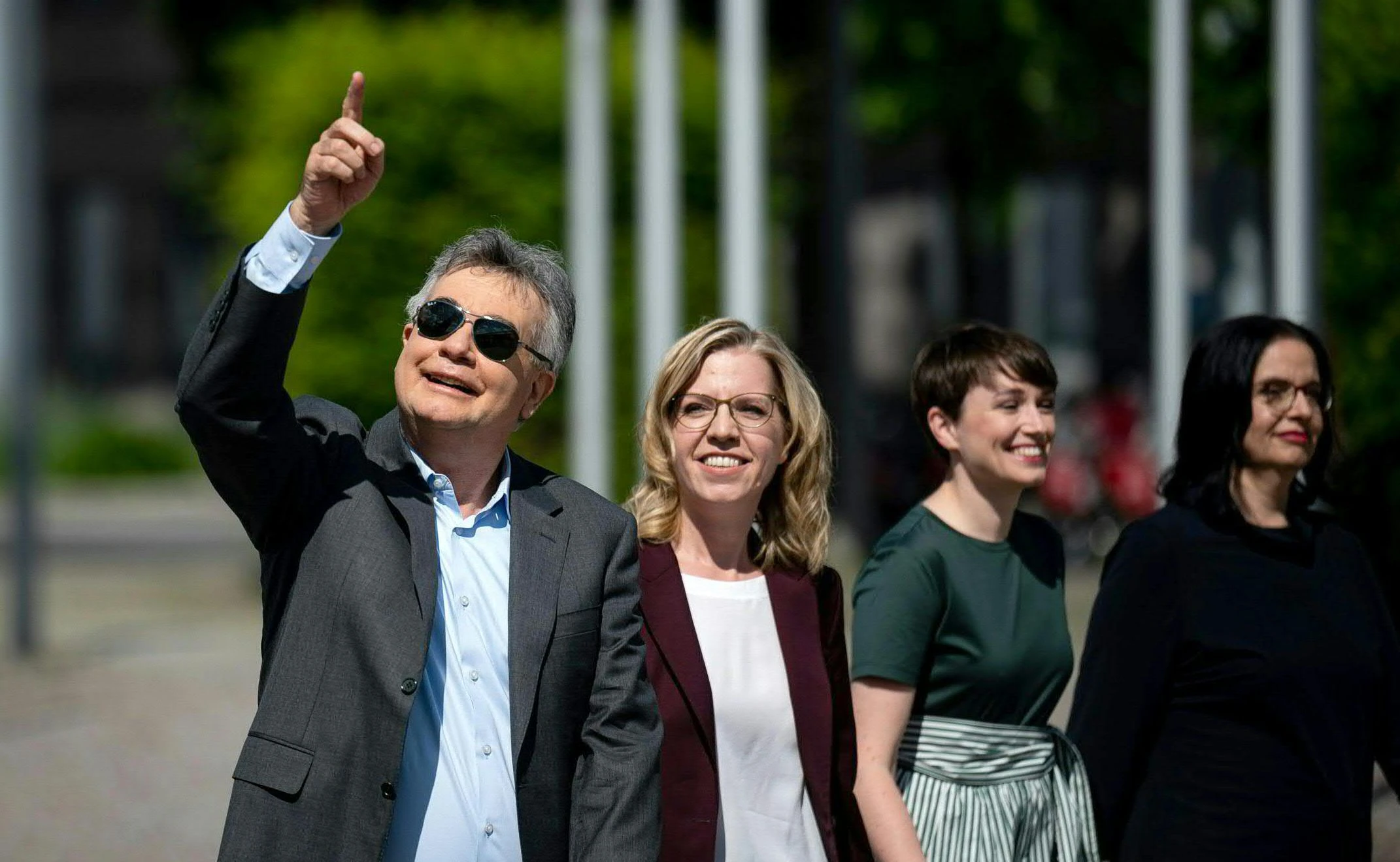 Vizekanzler Werner Kogler, Infrastrukturministerin Leonore Gewessler (Grüne), Grünen-Klubobfrau Sigrid Maurer und Staatssekretärin Andrea Mayer am Sonntag, 13. Juni 2021, beim Bundeskongress der Grünen in Linz.
