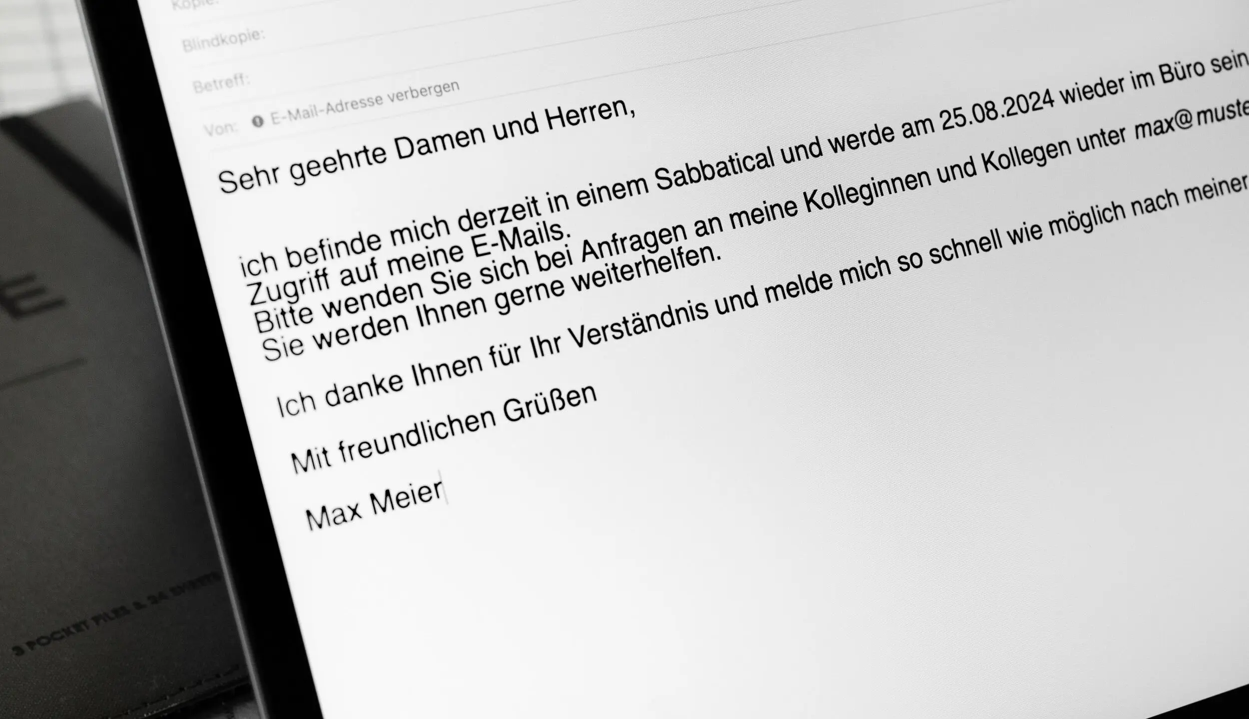 © Elke Mayr Abwesenheitsnotiz