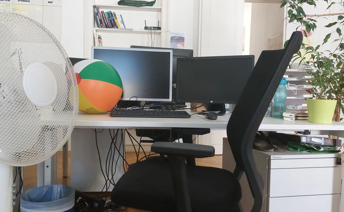 Gibt es ein Recht auf Hitzeferien am Arbeitsplatz? Die rechtlichen Bestimmungen dazu sind eindeutig.