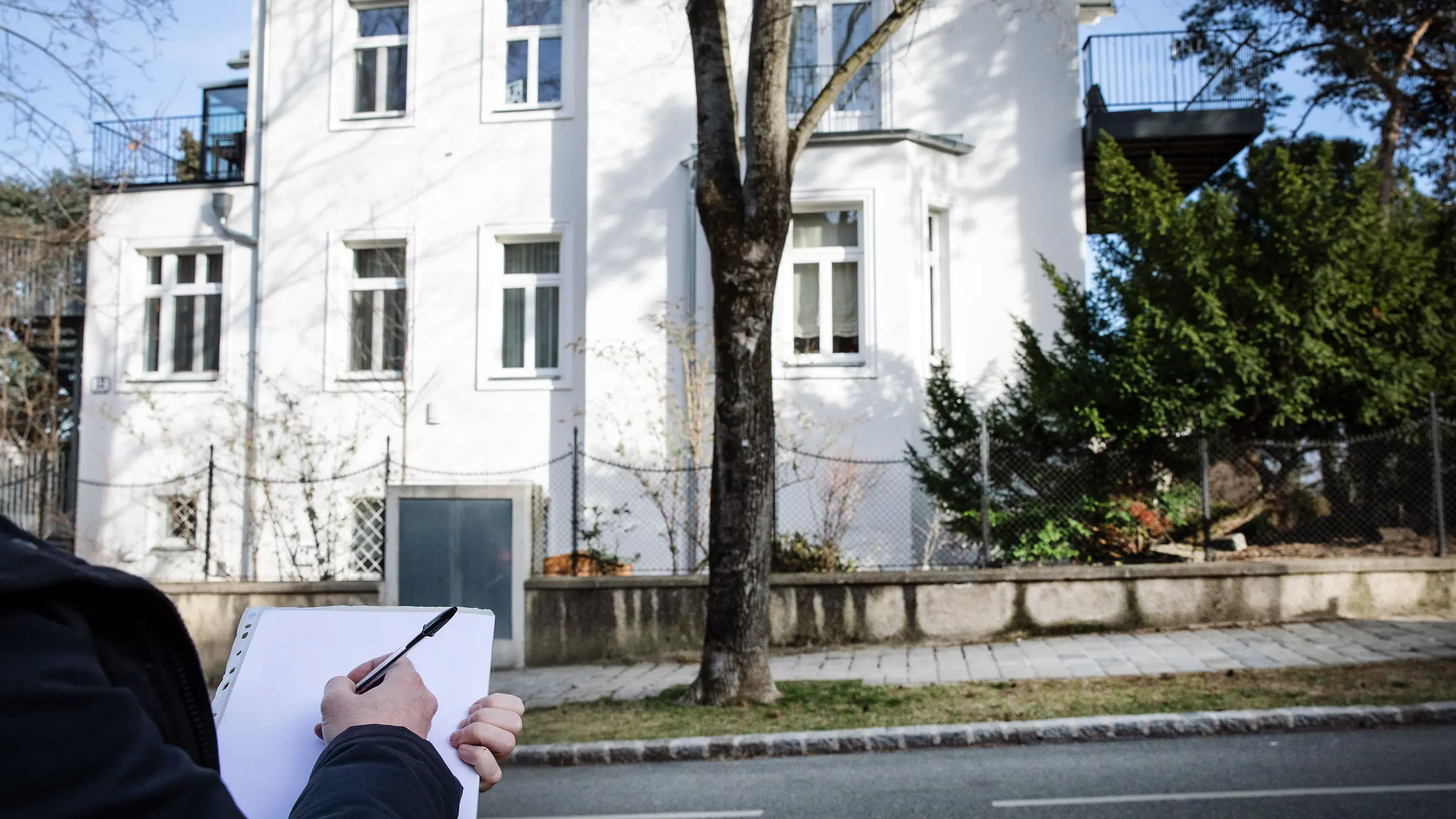 Sachverständige bei der Immobilienbewertung: Ohne Besichtigung ist eine Bewertung unseriös