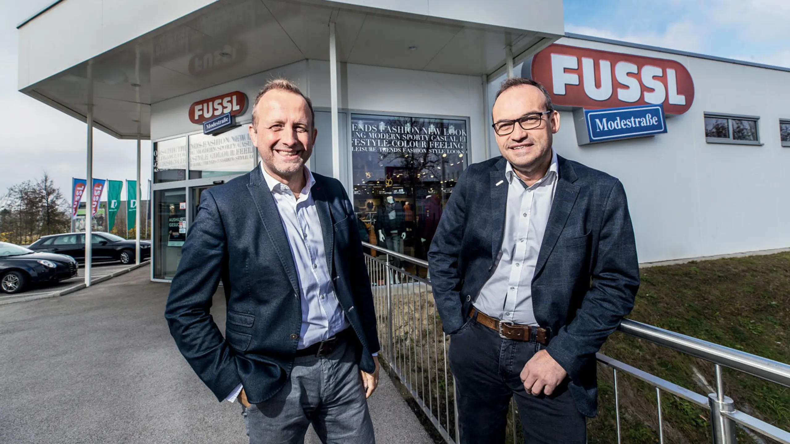 Die Fussl-Chefs Ernst (links) und Karl Mayr: &quot;Eigentlich dürfte es uns so gar nicht geben.&quot;