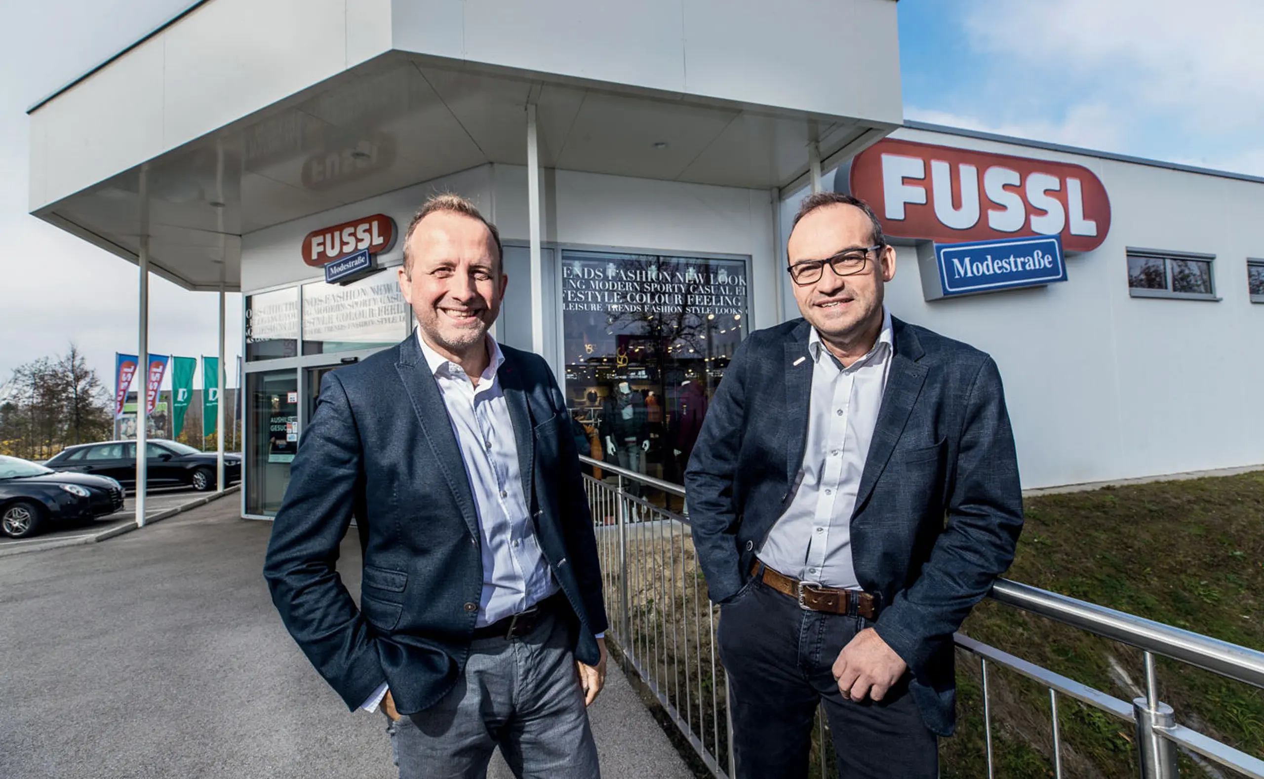 Die Fussl-Chefs Ernst (links) und Karl Mayr: &quot;Eigentlich dürfte es uns so gar nicht geben.&quot;