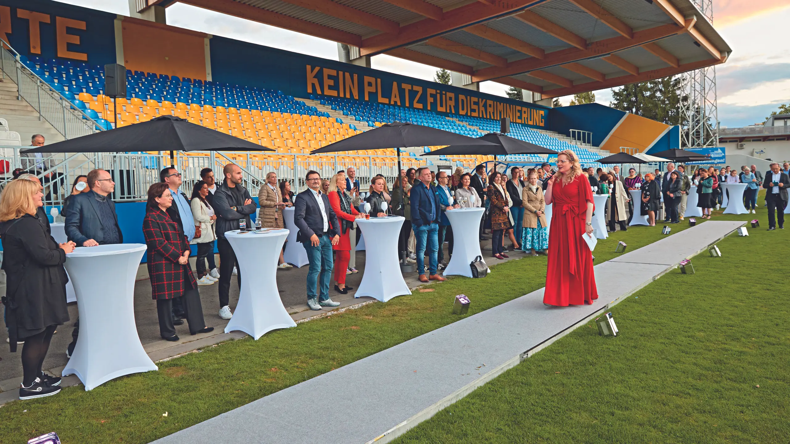 Sport zeigt Mode.&nbsp;Zum 100. Geburtstag des FC Vienna 2021 wurde auf der Hohen Warte ein Rückblick über ein Jahrhundert Wiener Schneiderinnenkunst gegeben.