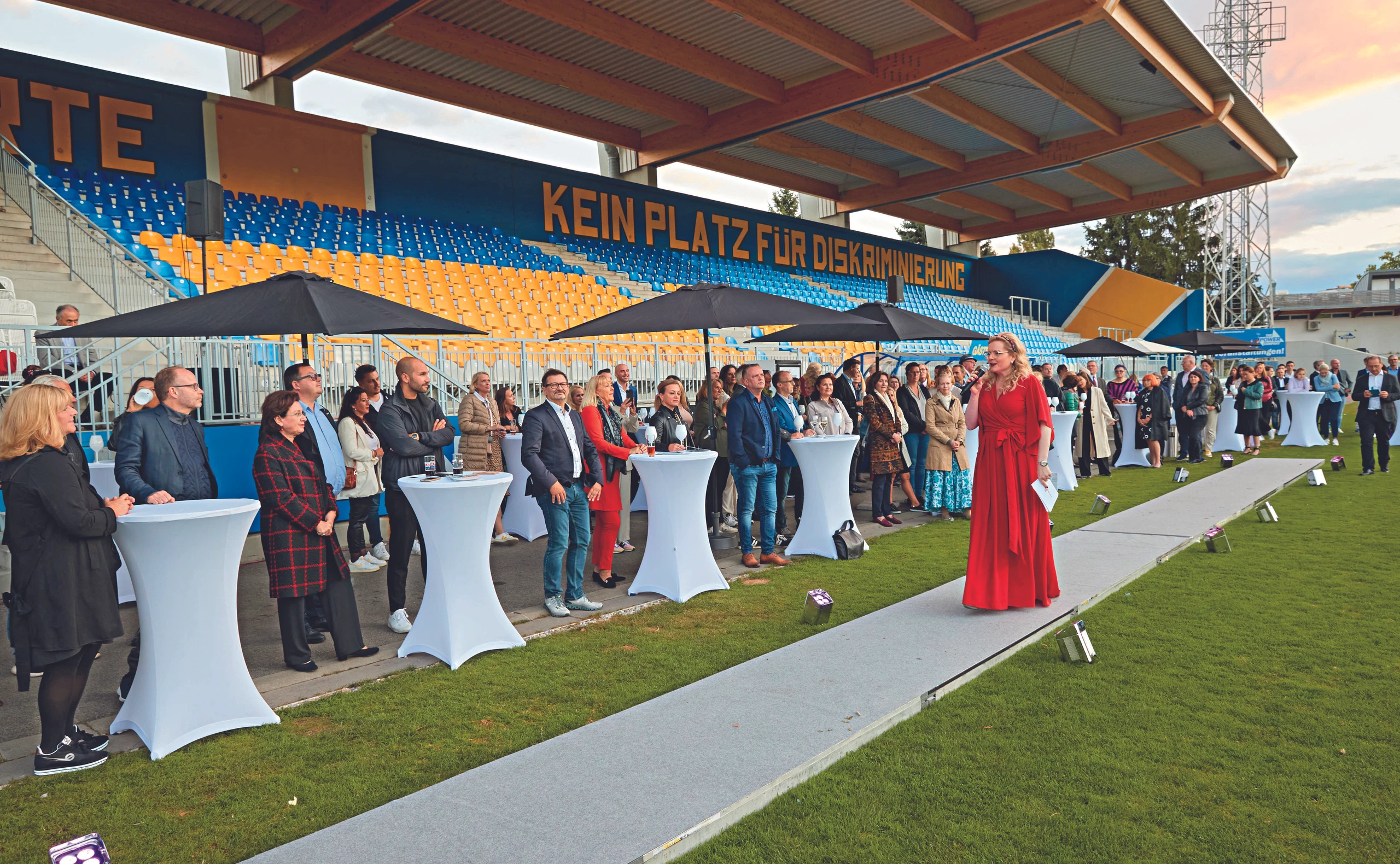 Sport zeigt Mode.&nbsp;Zum 100. Geburtstag des FC Vienna 2021 wurde auf der Hohen Warte ein Rückblick über ein Jahrhundert Wiener Schneiderinnenkunst gegeben.