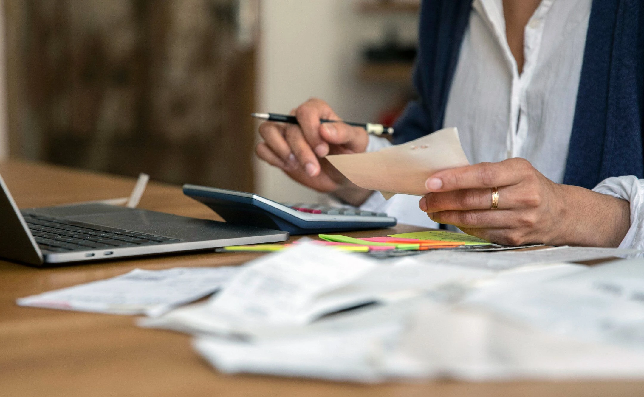 Vorsteuerabzug: Für Unternehmer ist die Umsatzsteuer nur ein Durchlaufposten. Für Freiberufler oder Neue Selbstständige kann sich die Kleinunternehmerregelung rechnen.