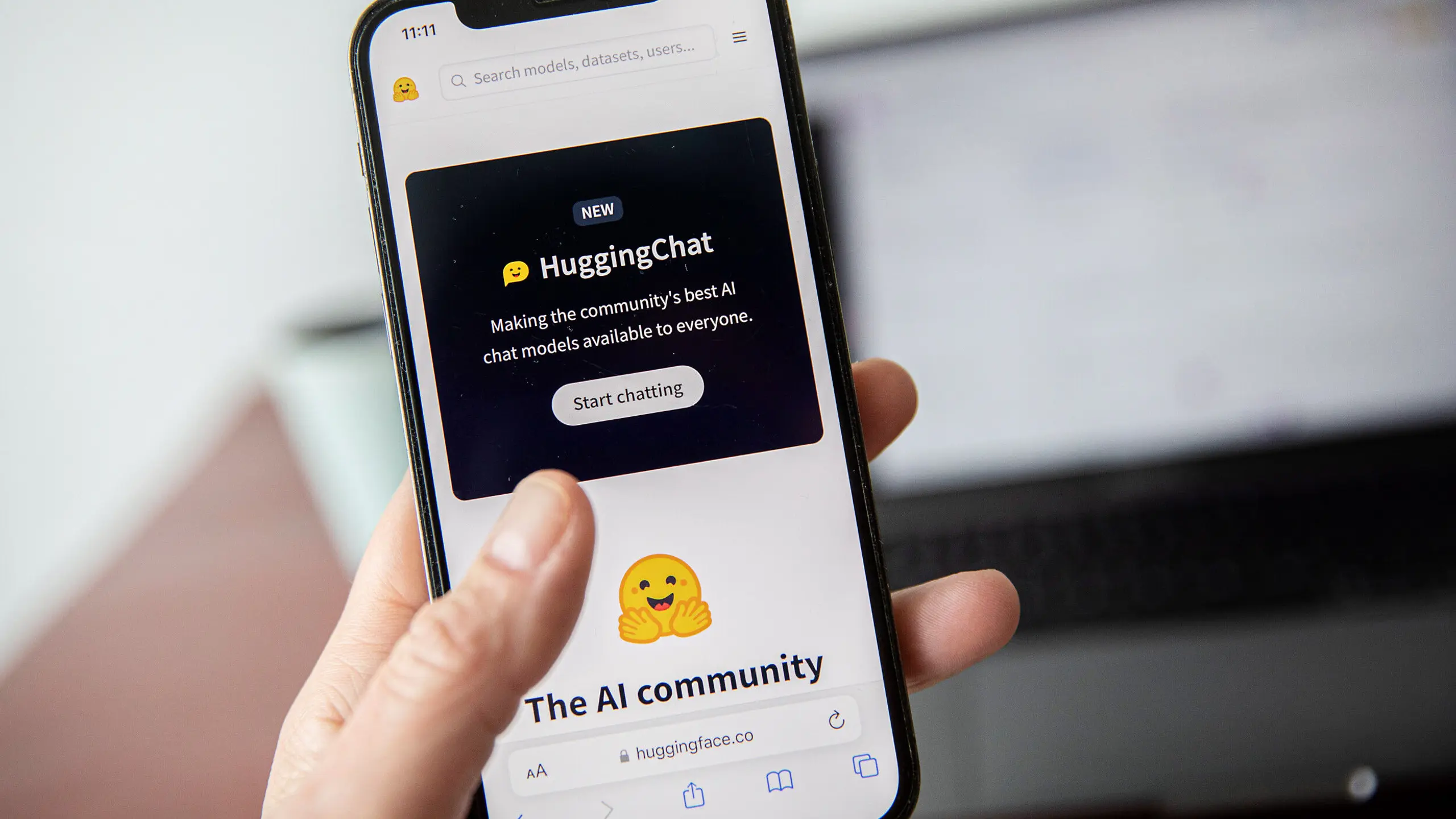 Hugging Face auf Smartphone