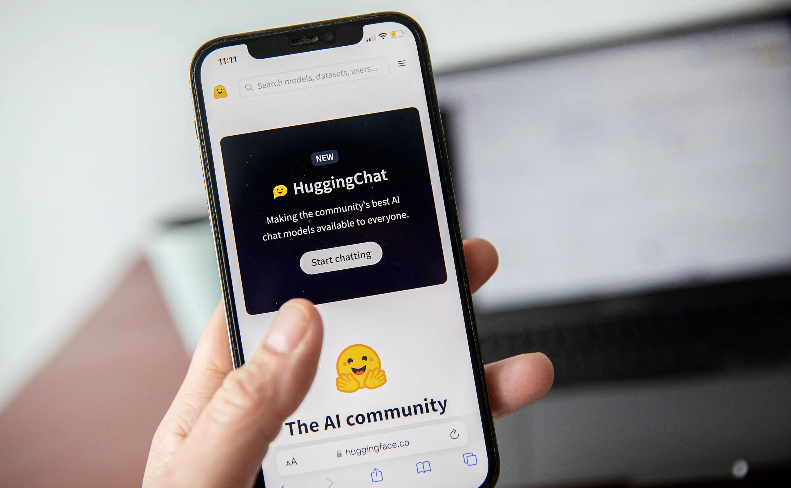 Hugging Face auf Smartphone