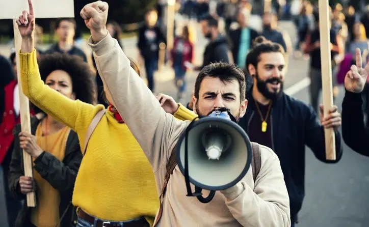 Politische Meinung kann arbeitsrechtliche Folgen haben