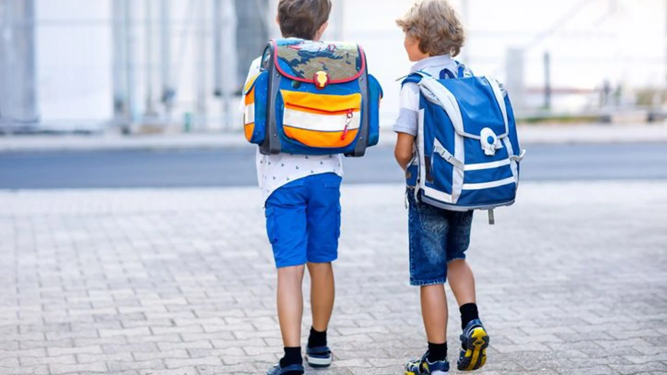 Kinder auf der Straße: Diese Gesetze gelten für Kinder und Autofahrer