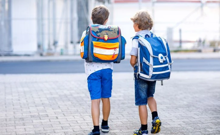 Kinder auf der Straße: Diese Gesetze gelten für Kinder und Autofahrer