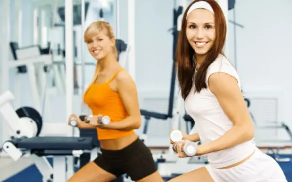 Ran an den Speck: Diese Fallen lauern bei Verträgen mit Fitnessstudios