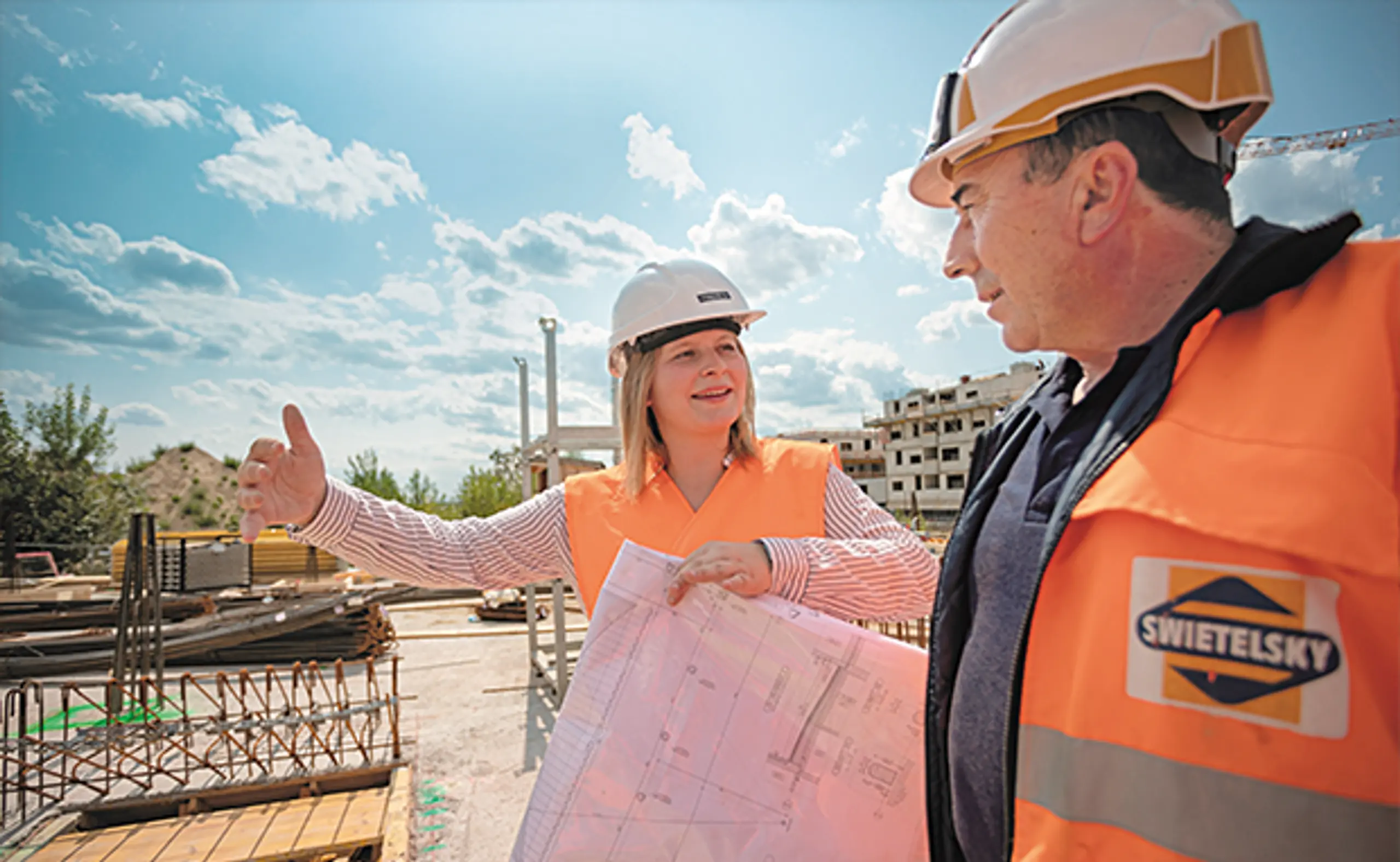 AUF SIE KOMMT ES AN. Der Erfolg eines Unternehmens wie Swietelsky entscheidet sich vor Ort auf den Baustellen, nicht in der Zentrale. Mit einem Wettbewerb werden alle Beschäftigten ermutigt, ihre Ideen stärker einzubringen.