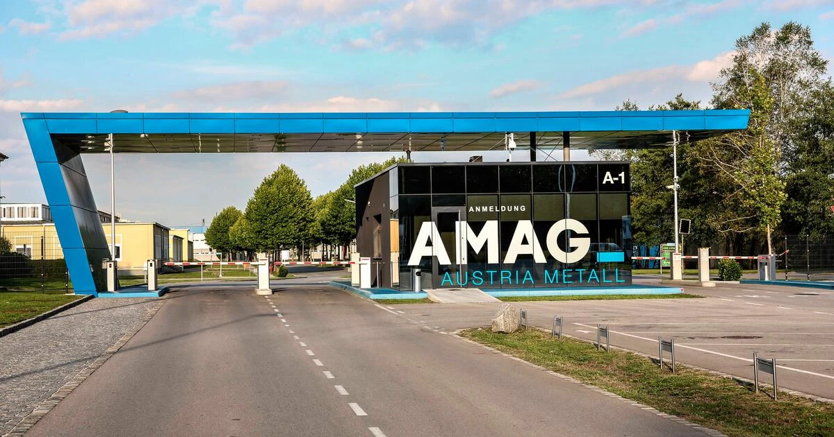 Haupteinfahrt zur AMAG-Zentrale in Ranshofen