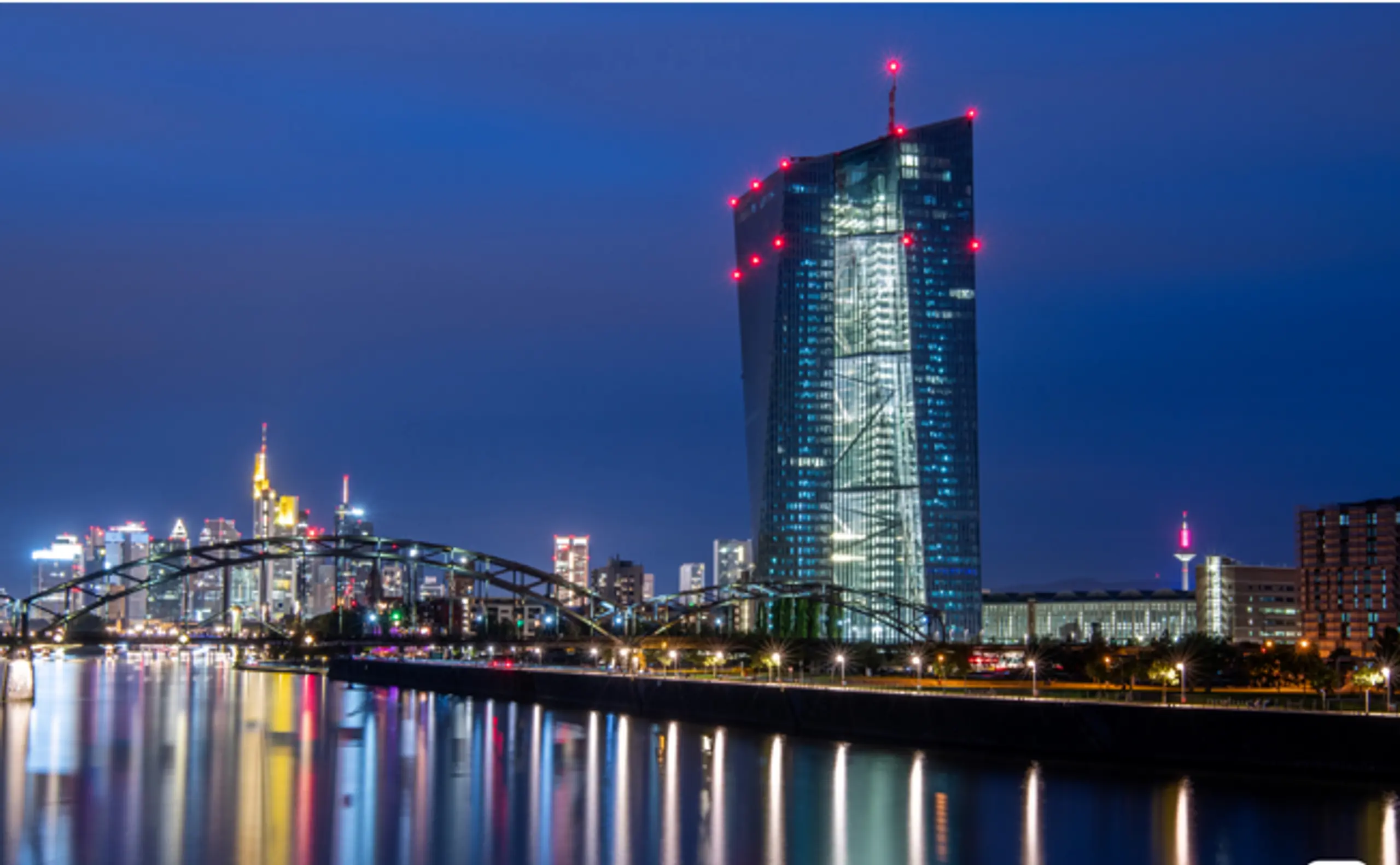 Das Gebäude der Europäischen Zentralbank in Frankfurt. Von hier aus wird die Geldpolitik der Eurozone gesteuert.