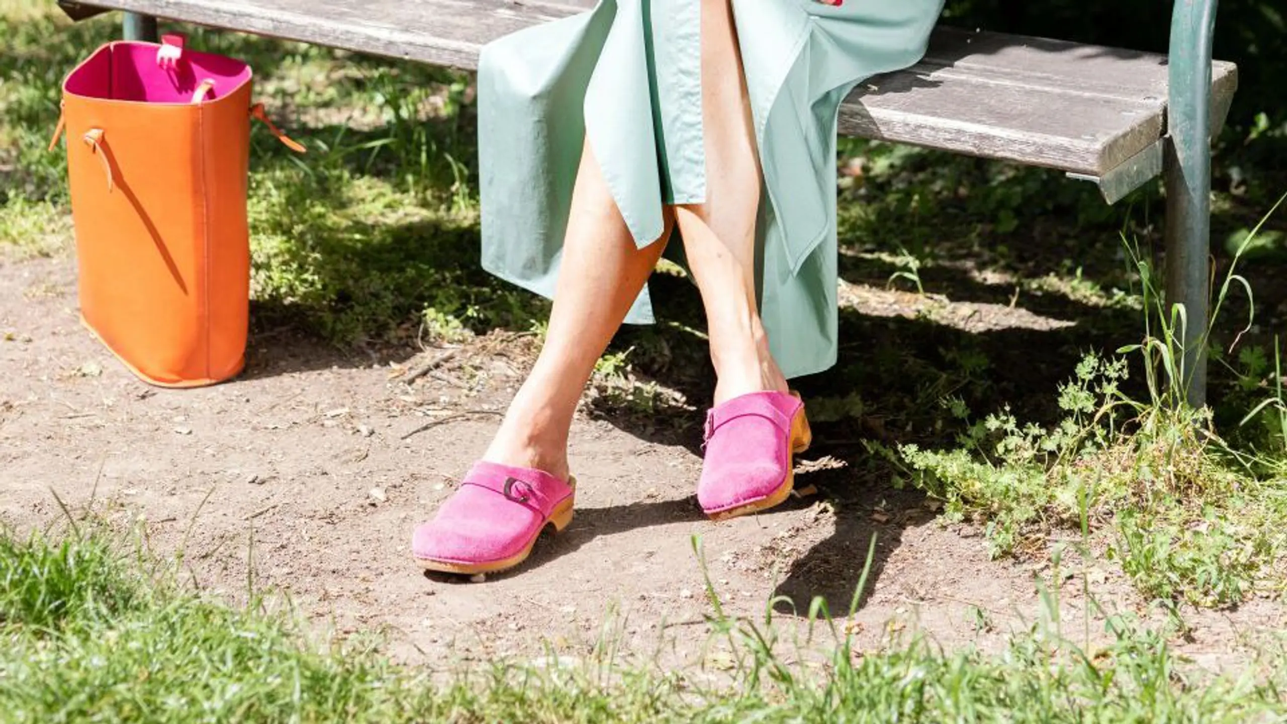 Susanne Höggerl mit Clogs