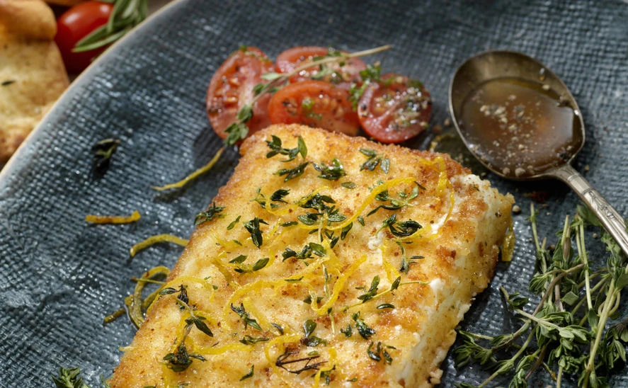 Saganaki, griechischer, frittierter Käse