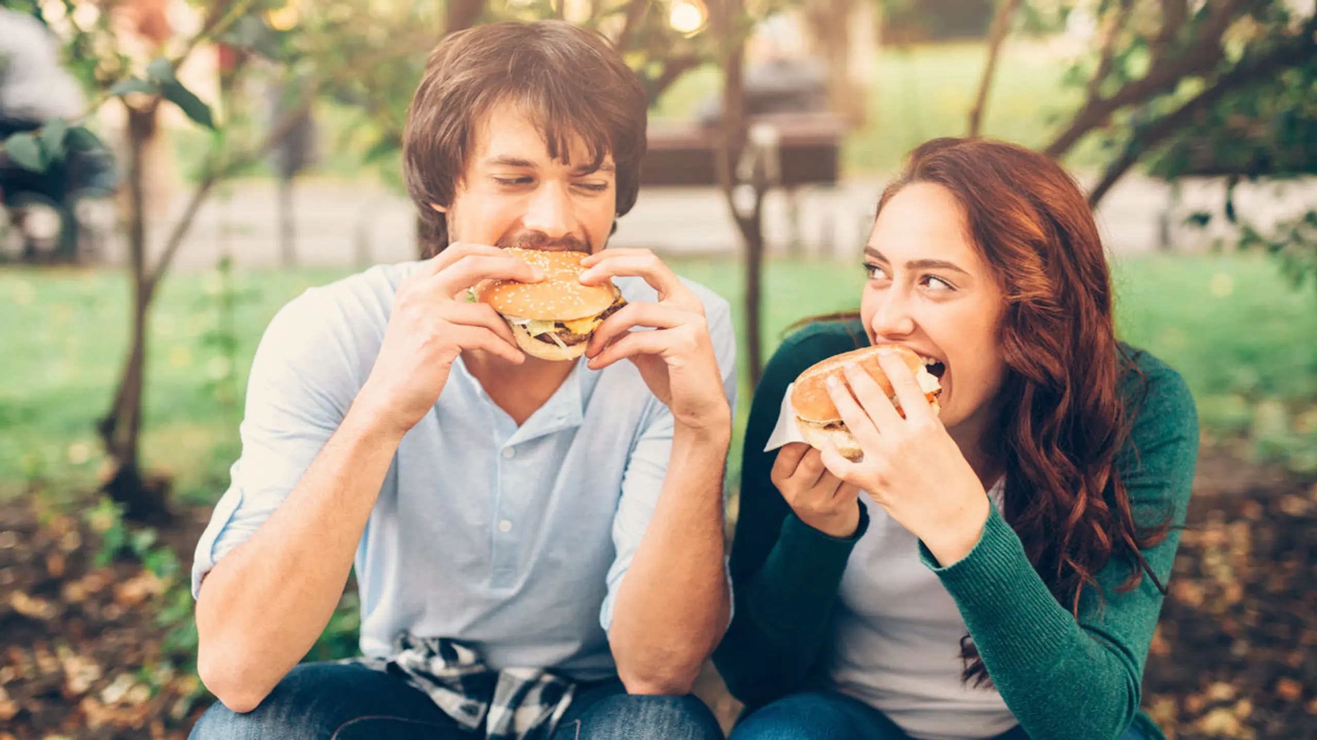 Zu voller Bauch für Sex? Diese Positionen funktionieren trotzdem!