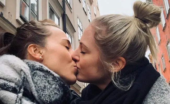 1:0 für die Liebe: Fußballstar Viki Schnaderbeck und ihre neue Freundin