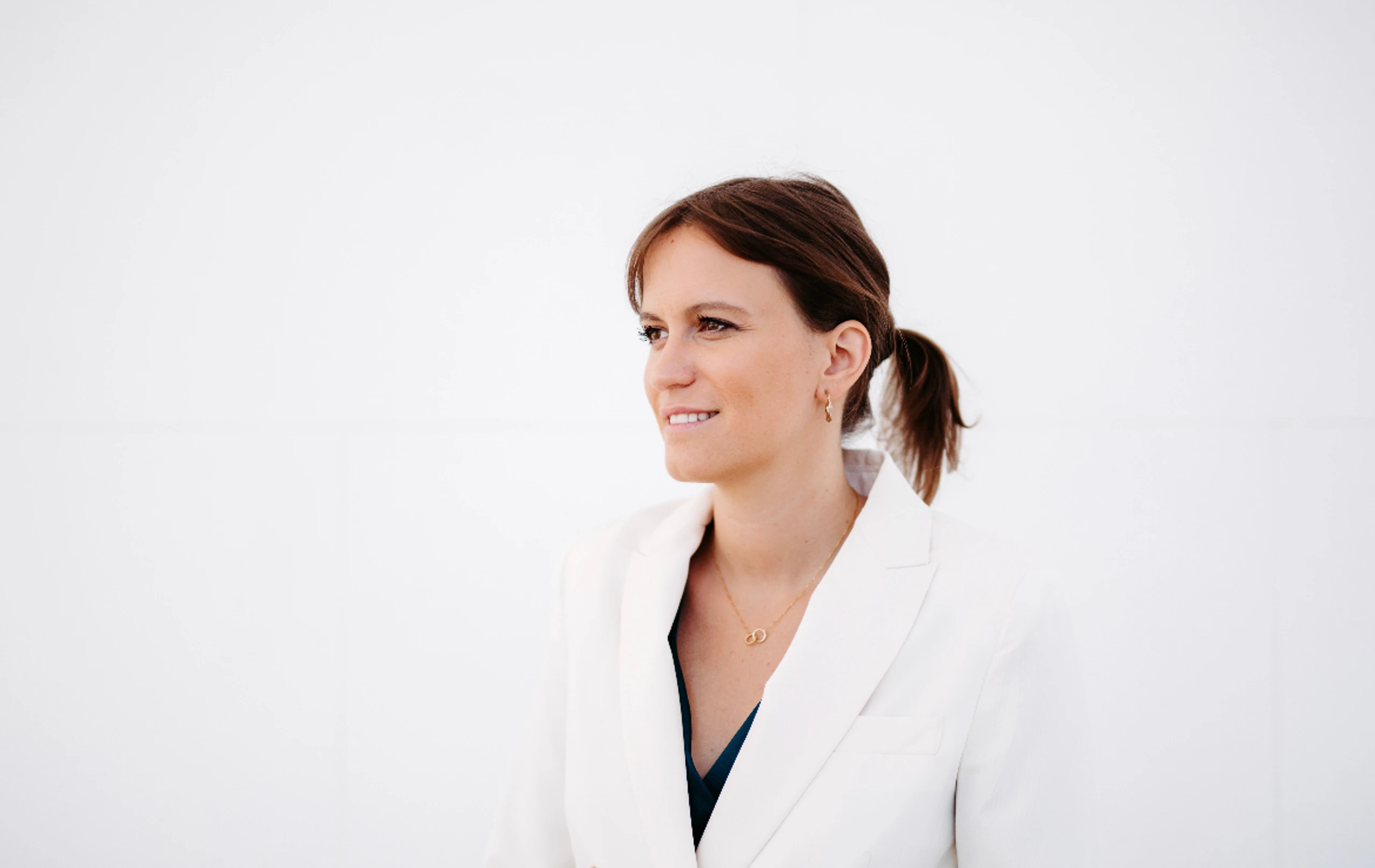 © Dr. Laura Stoiber Blurred image background