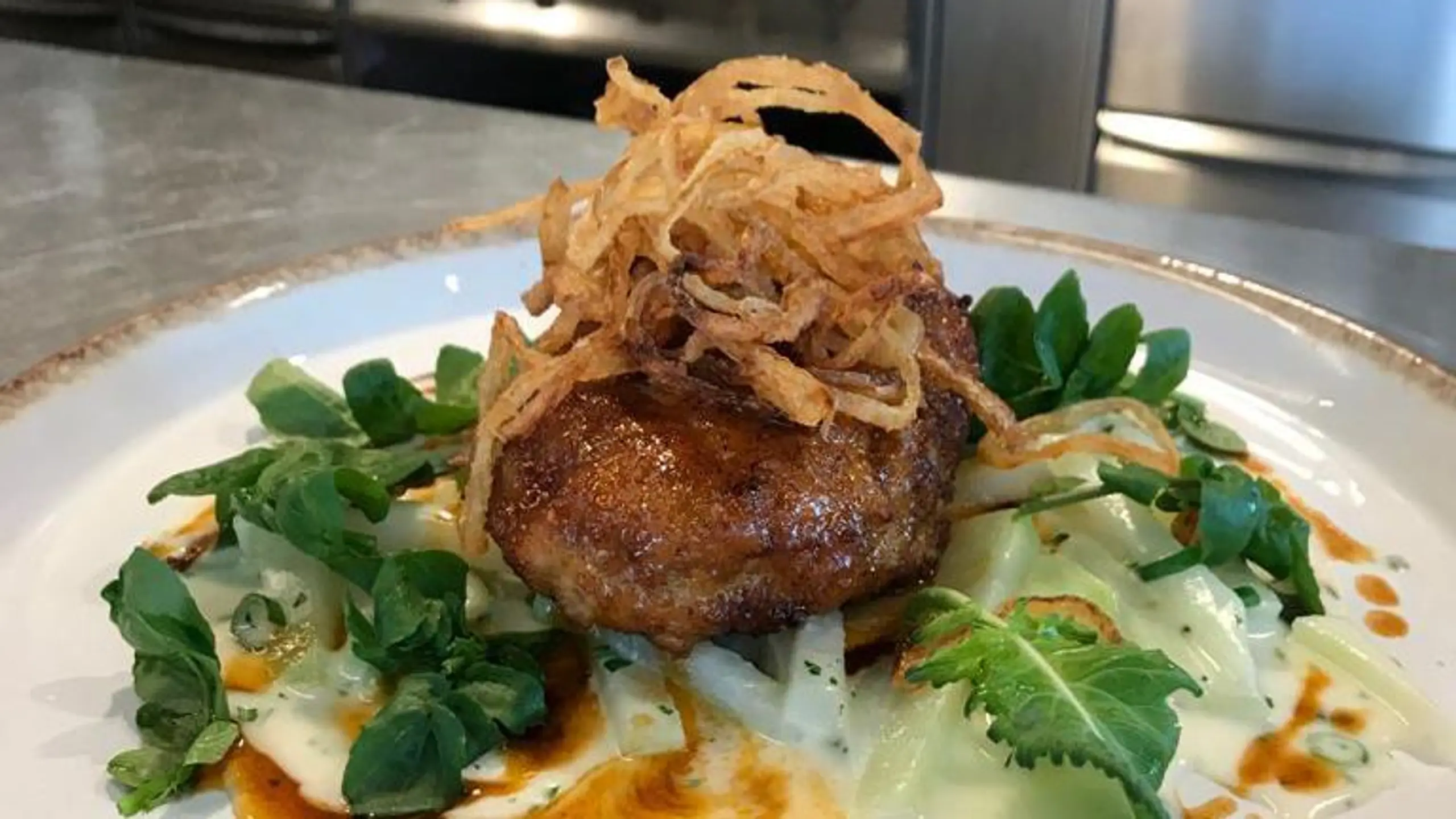 Haubenköchin Heidi Ratzinger verrät uns das beste Rezept für Kalbsbutterschnitzel