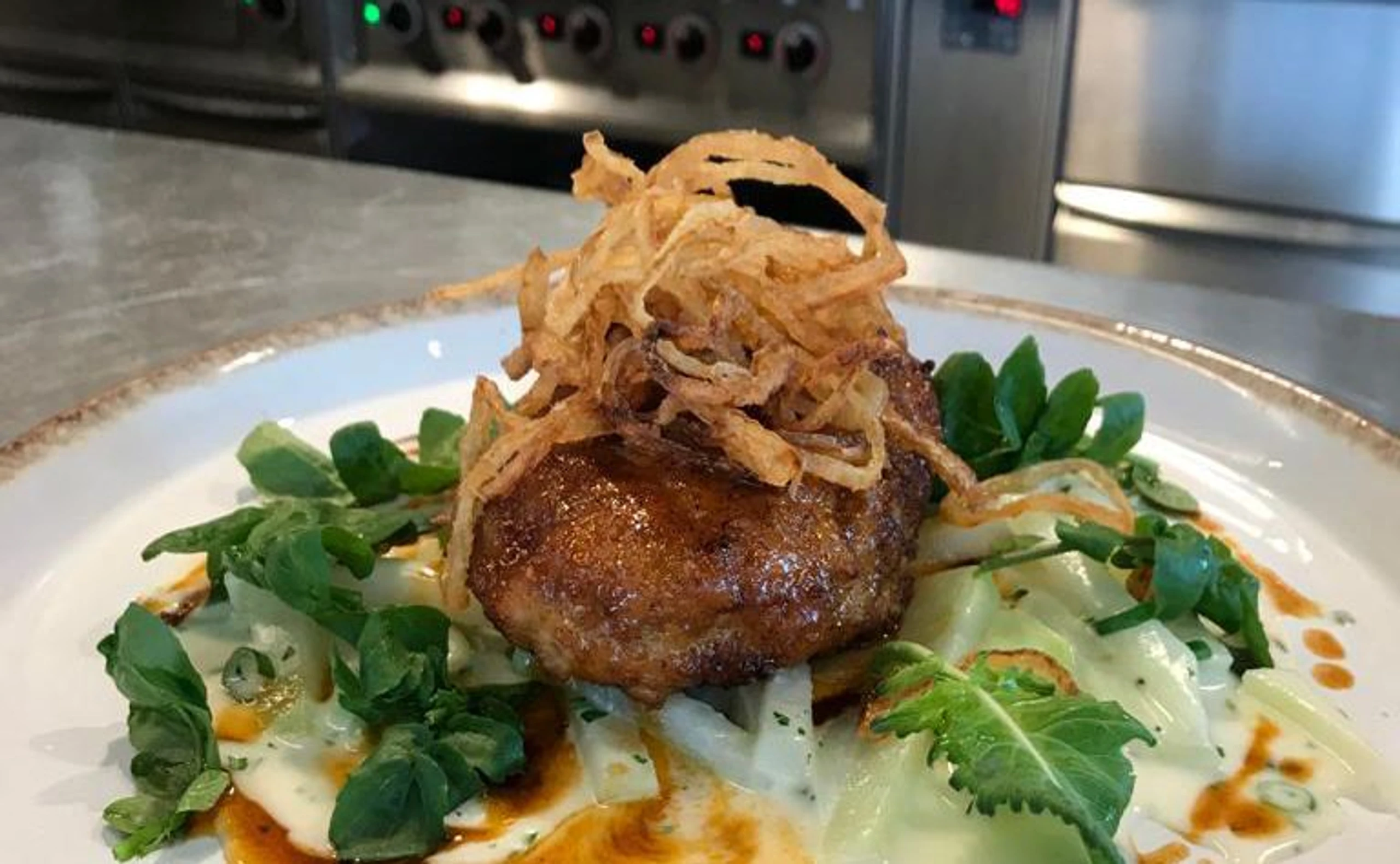 Haubenköchin Heidi Ratzinger verrät uns das beste Rezept für Kalbsbutterschnitzel