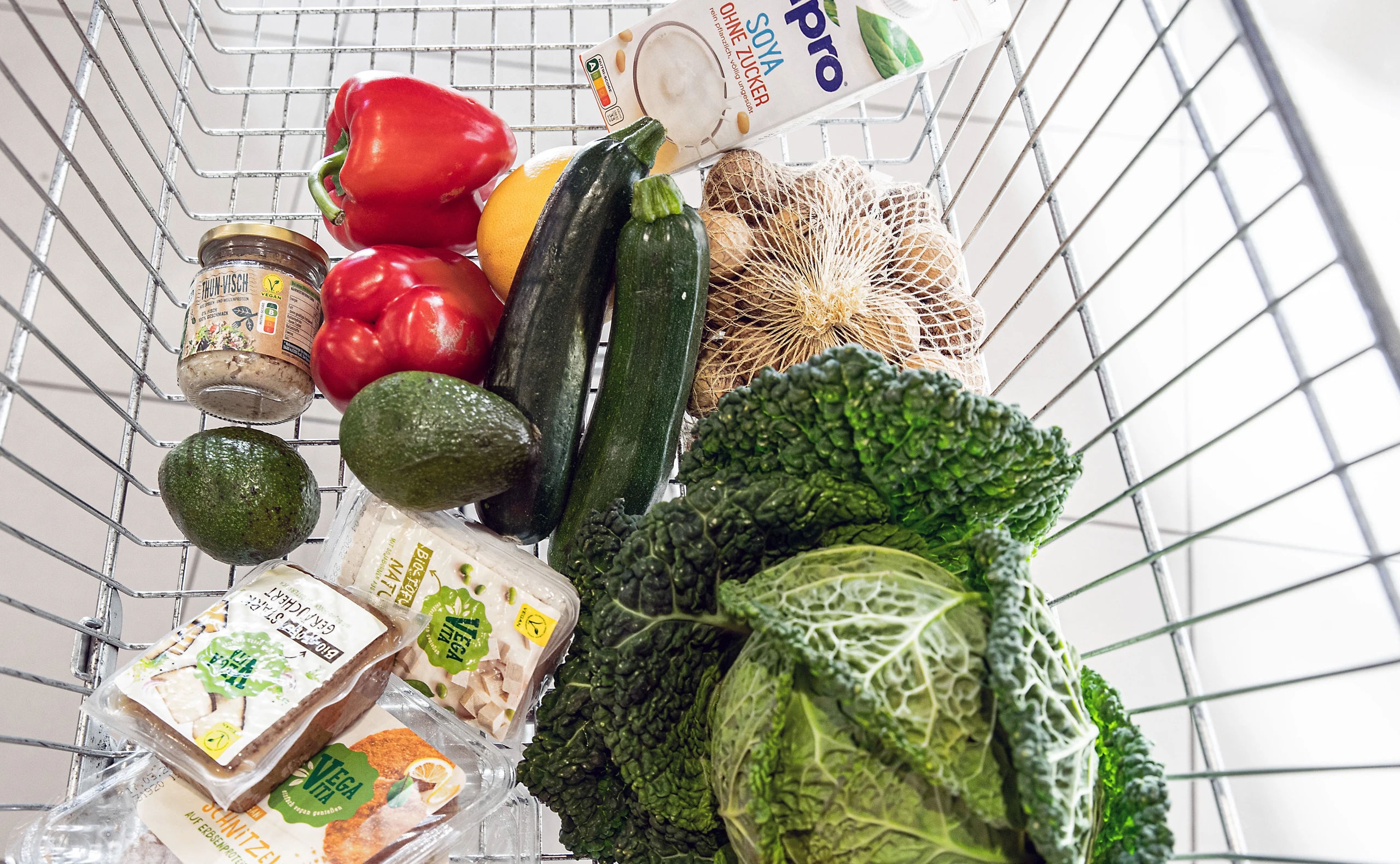 Vegane Ernährung: Formen, Regeln und gesunde pflanzliche Nahrungsmittel, die Veganer:innen essen [Überblick]