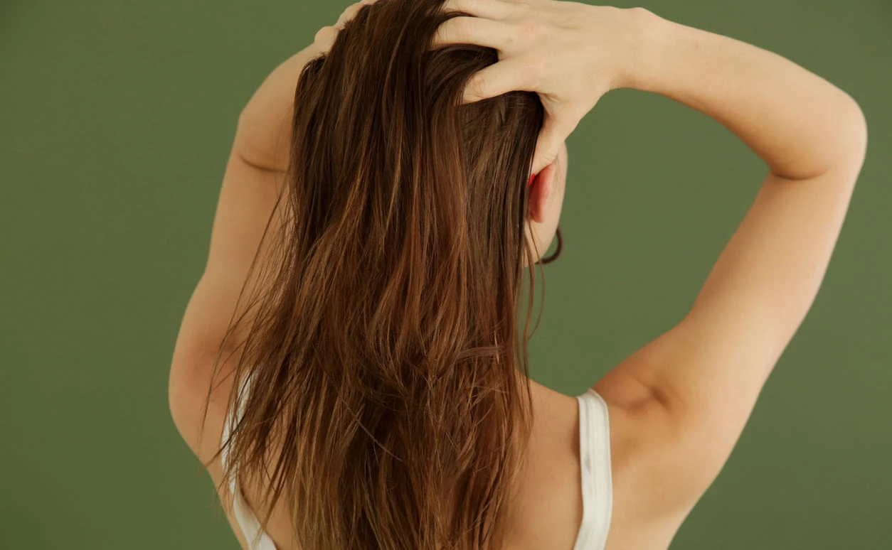 Darum ruinieren Kokosöl und Sheabutter deine Haare
