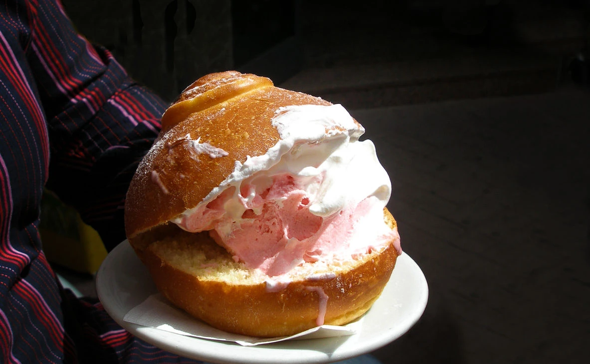 brioche con gelato