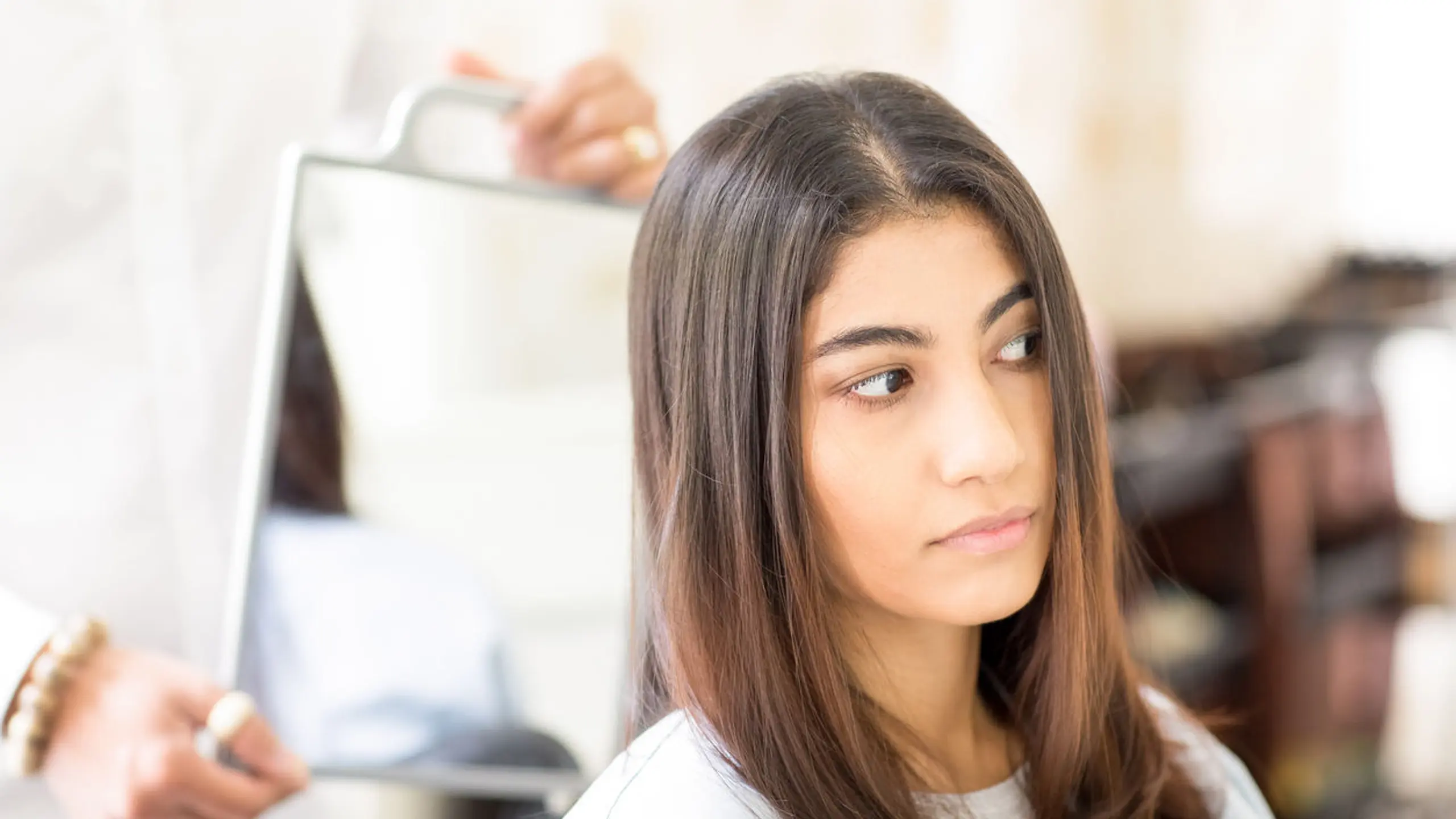 Warum trauen wir uns der Friseurin nicht zu sagen, dass uns die Frisur nicht gefällt?