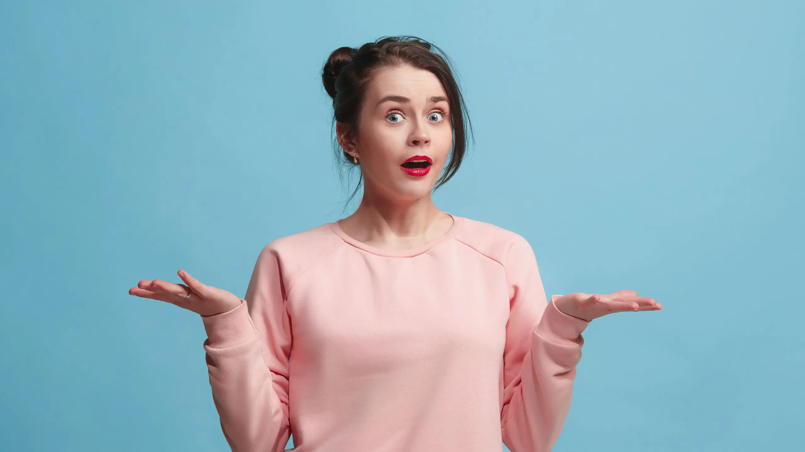 Wie man einem Kleinkind die Schuhe anzieht