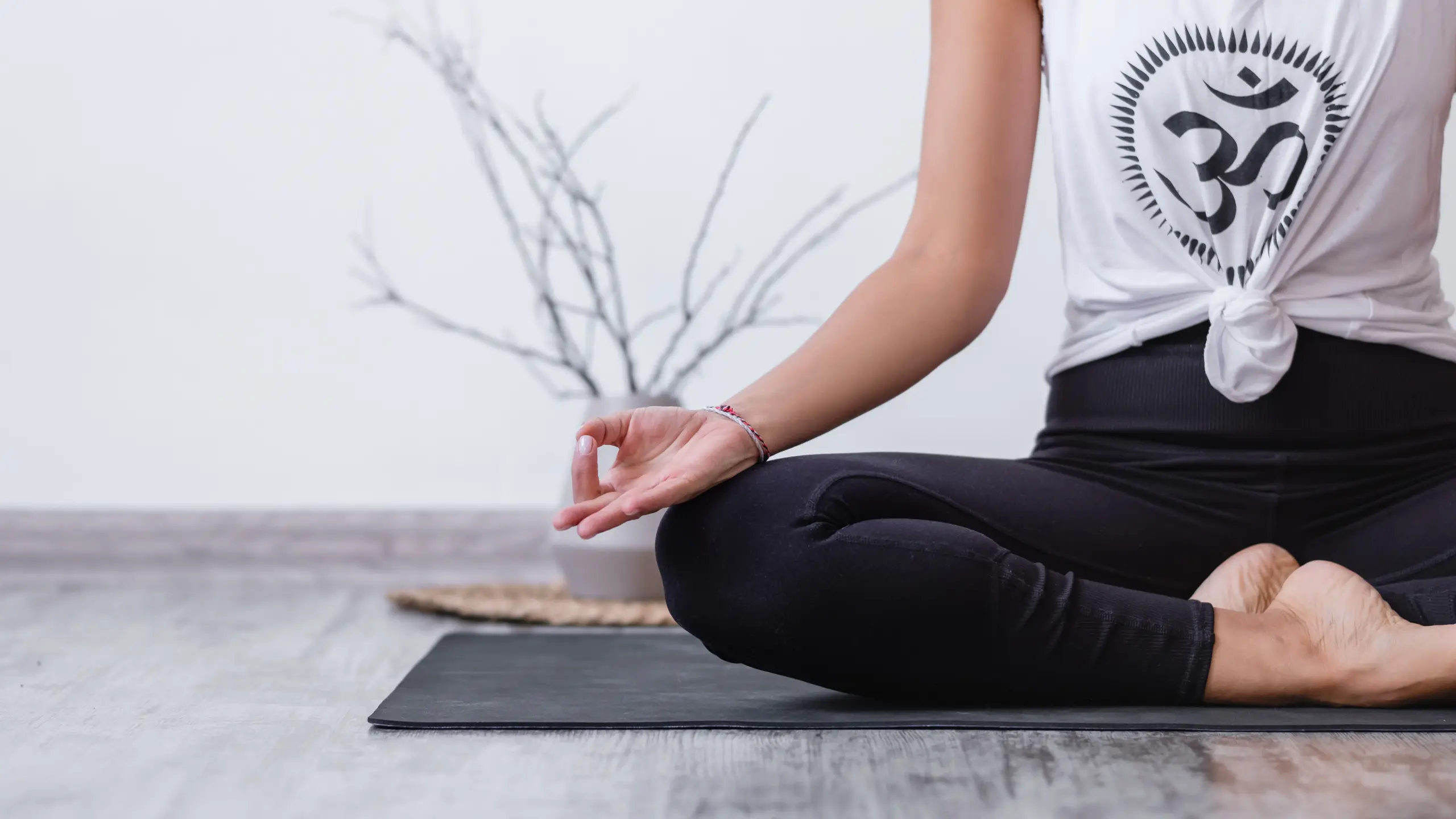 3 Mudras für mehr Gelassenheit und Kraft im Büro