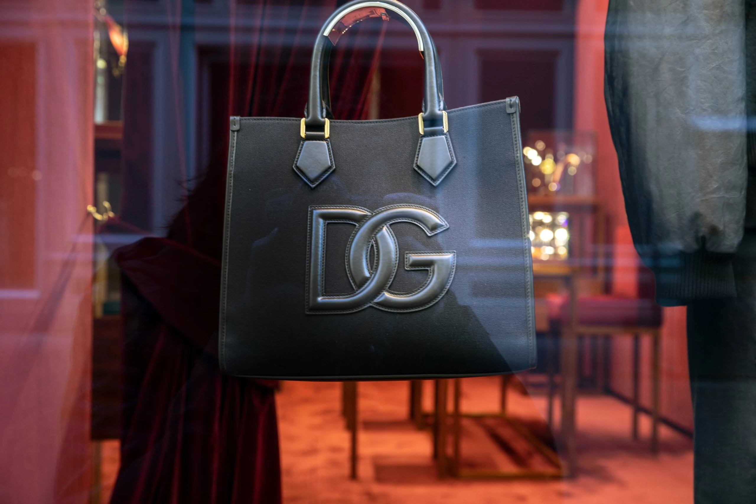 © Elke Mayr Blurred image background