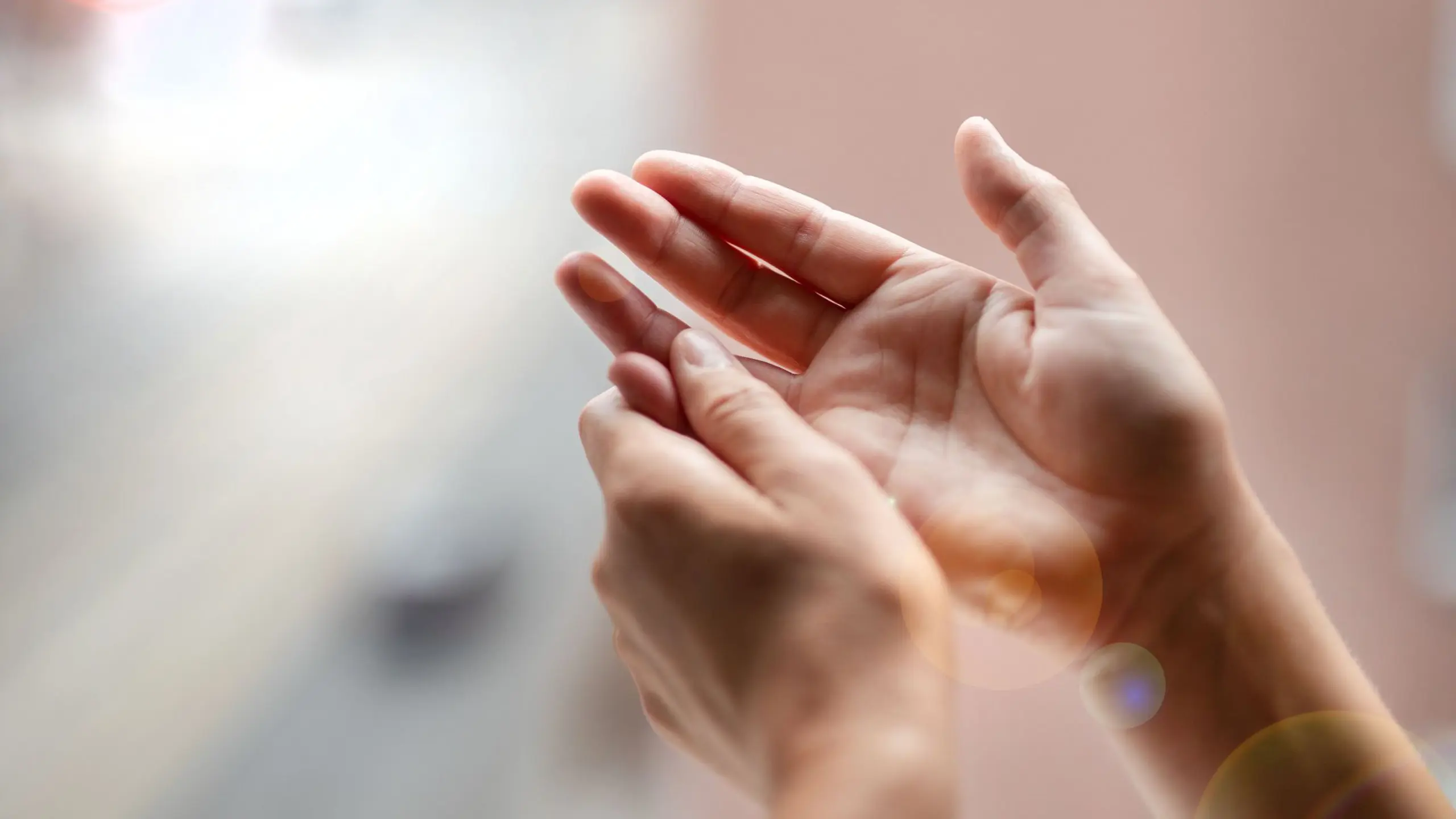 Hitzebläschen - Hände mit Bläschen