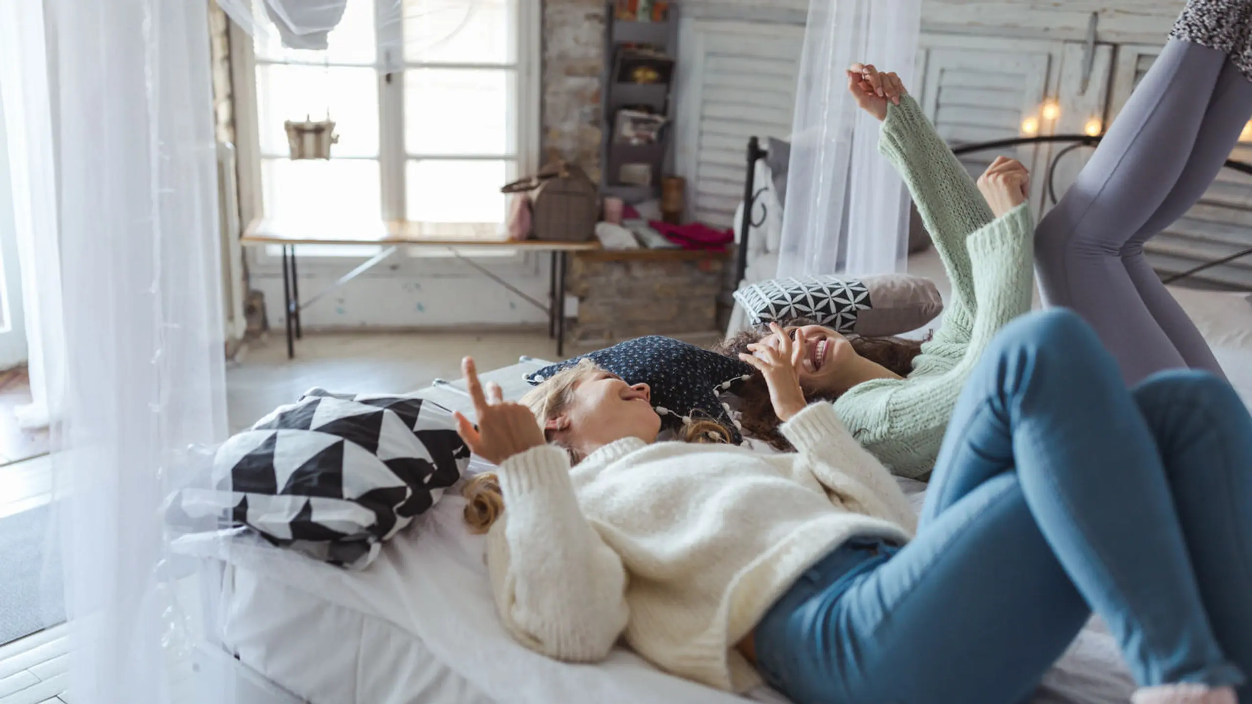 Warum Freundinnen gleichzeitig die Periode haben