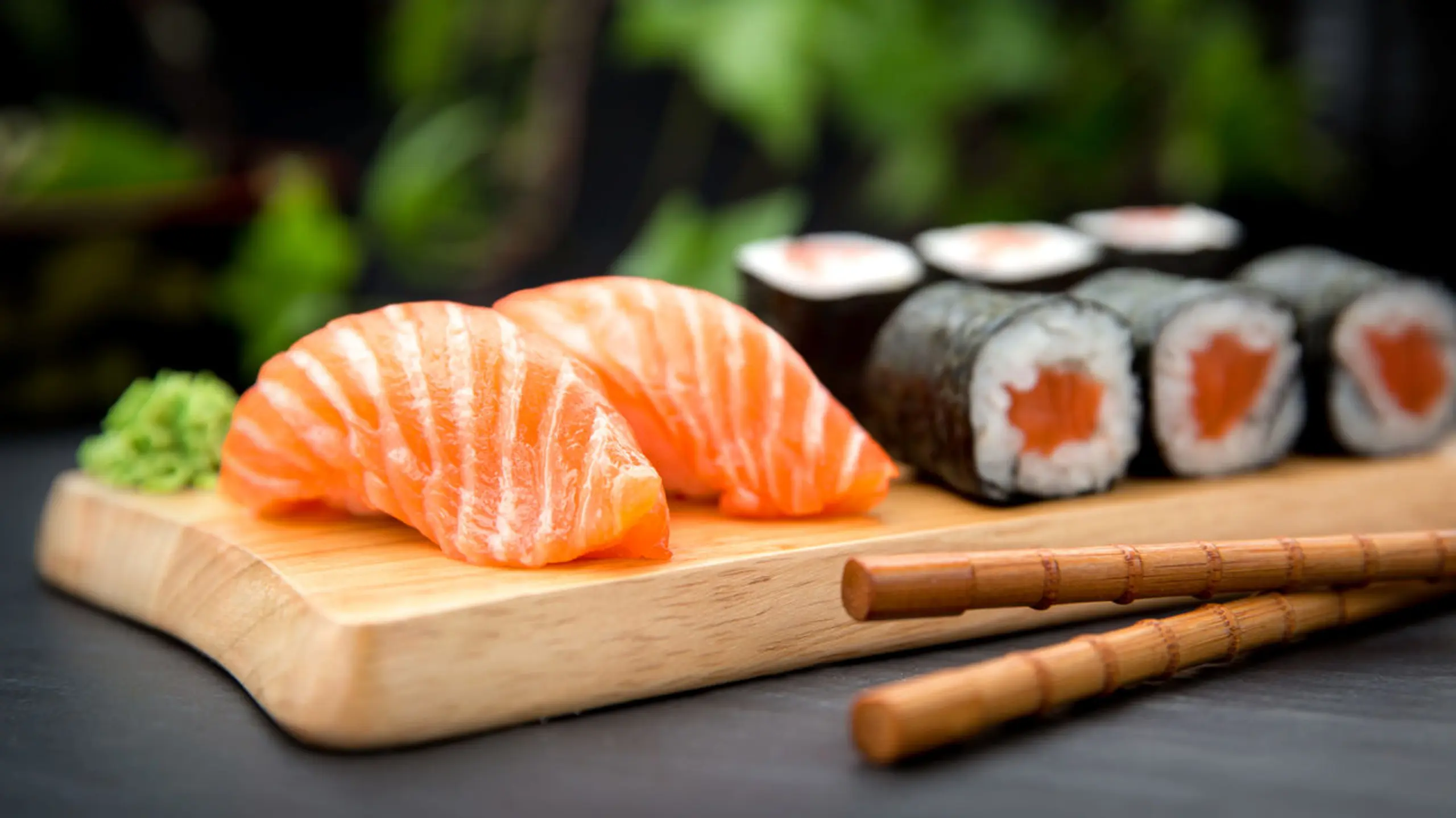 Ja, Freundinnen des rohen Fisches: Sushi enthält seeehr viel Zucker