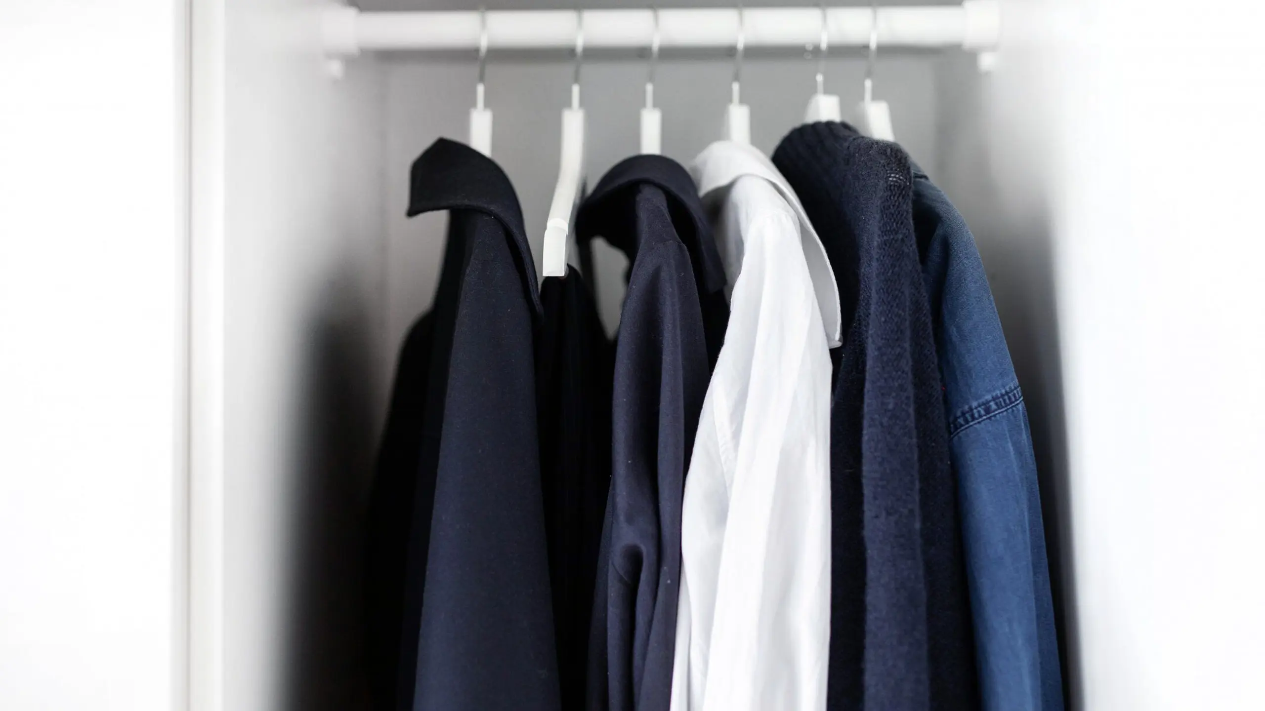 Kleiderkasten, organisieren, Tipps