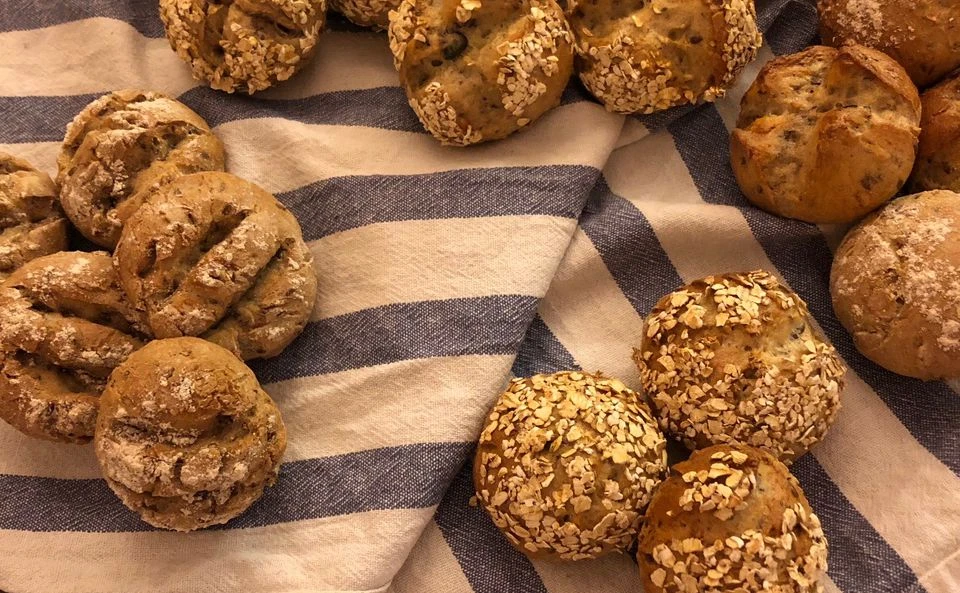 einfache-weckerl-backen