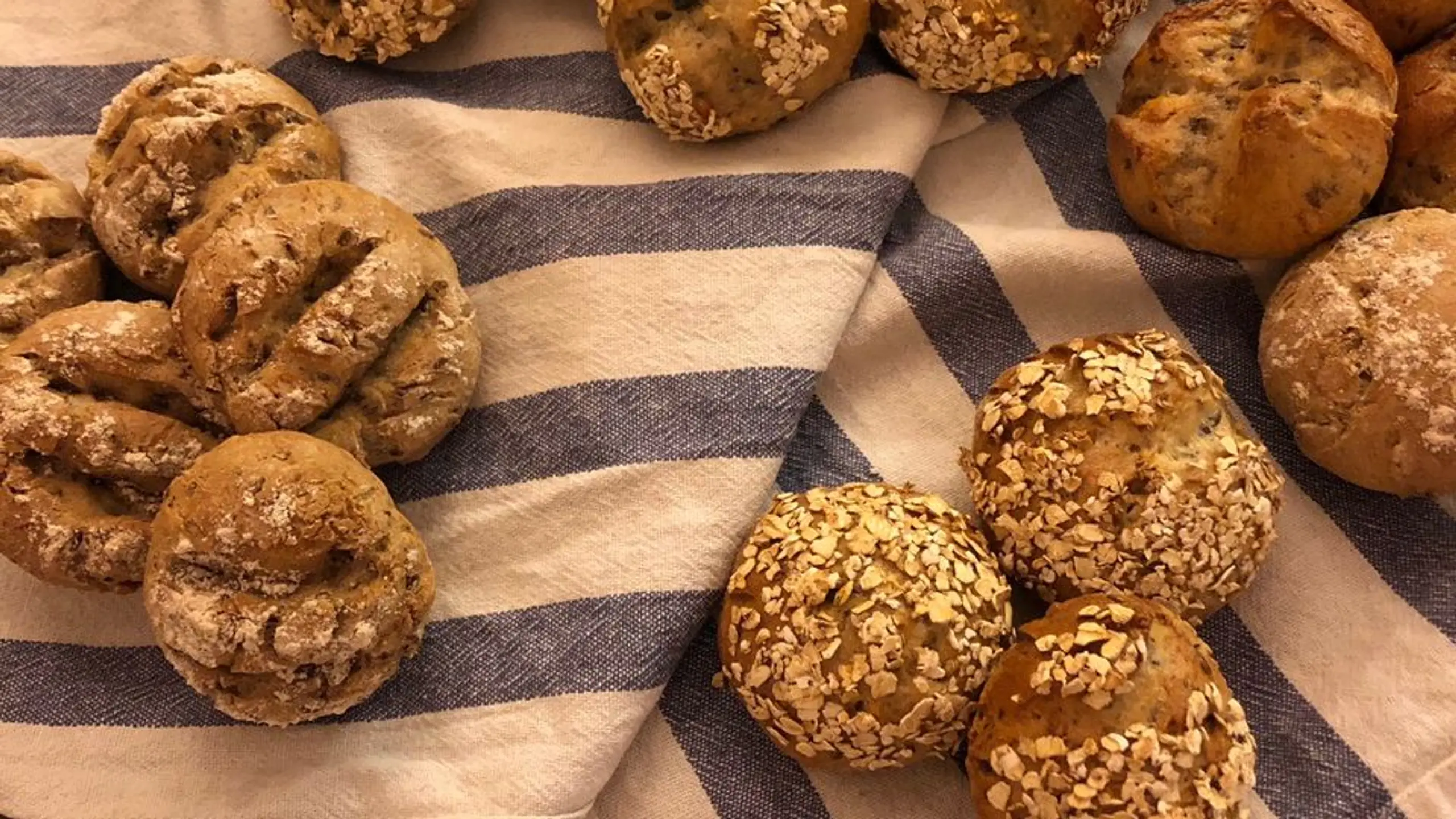 einfache-weckerl-backen