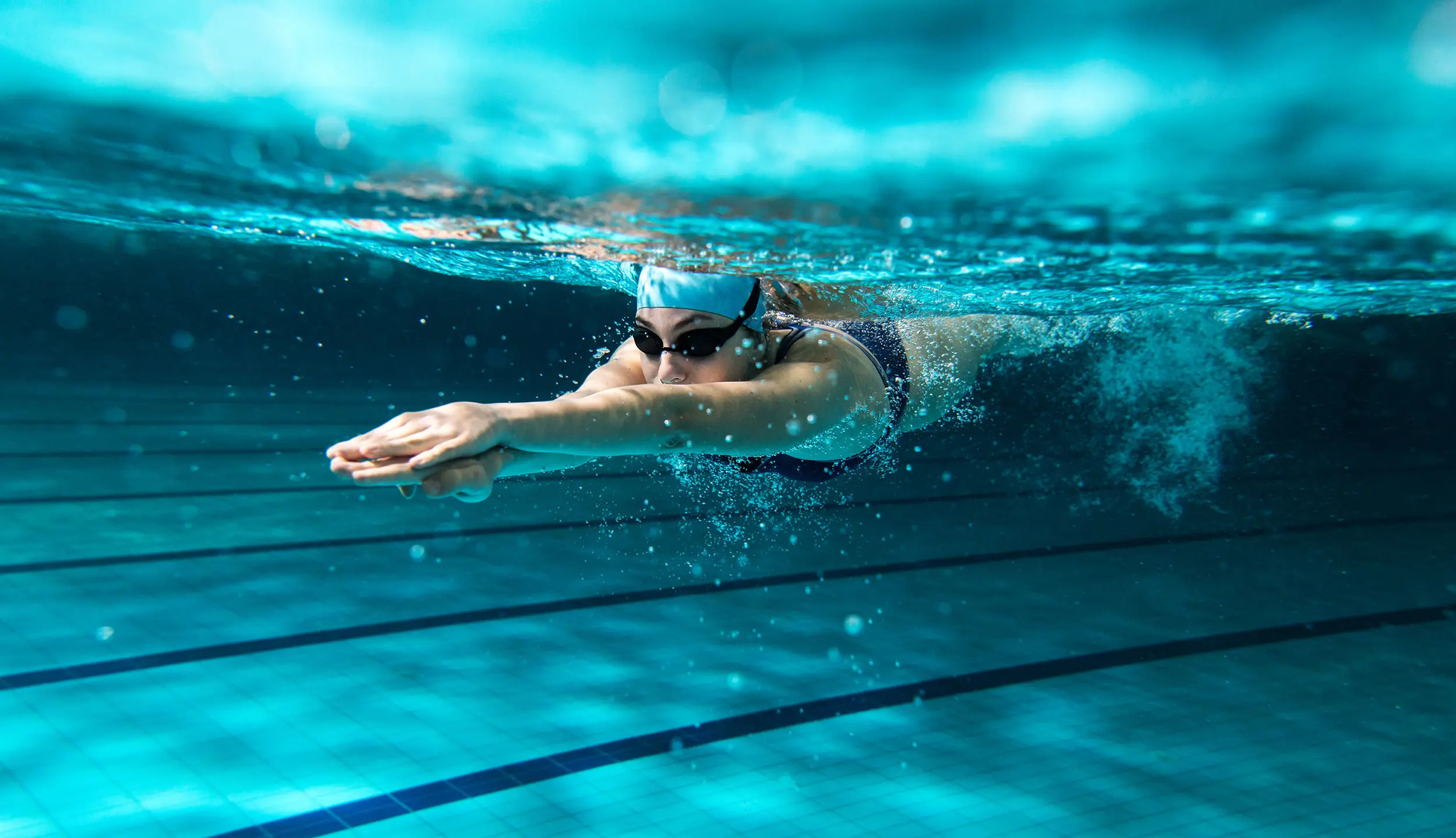 Beim Schwimmen entscheidet die richtige Technik über den Erfolg.