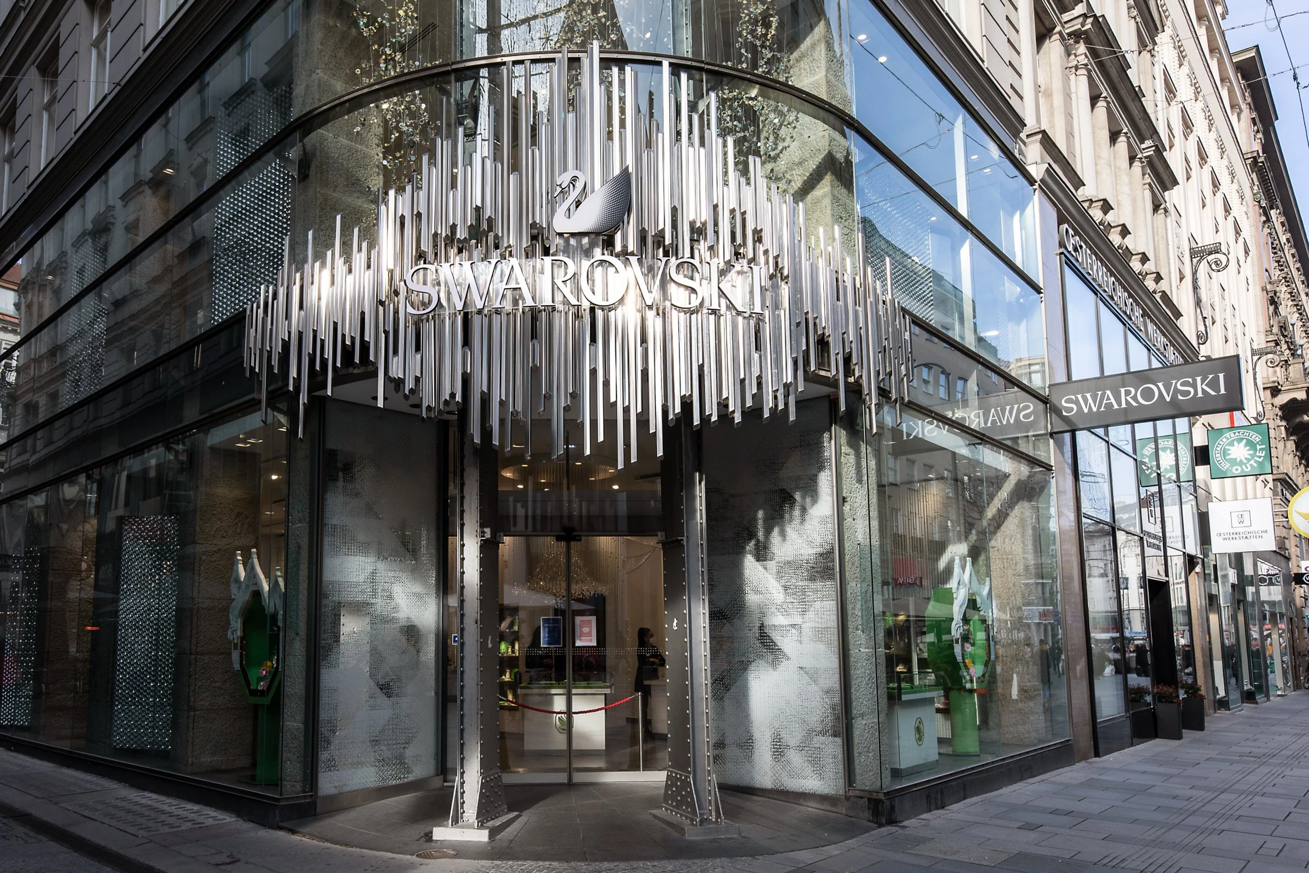 © Elke Mayr Blurred image background