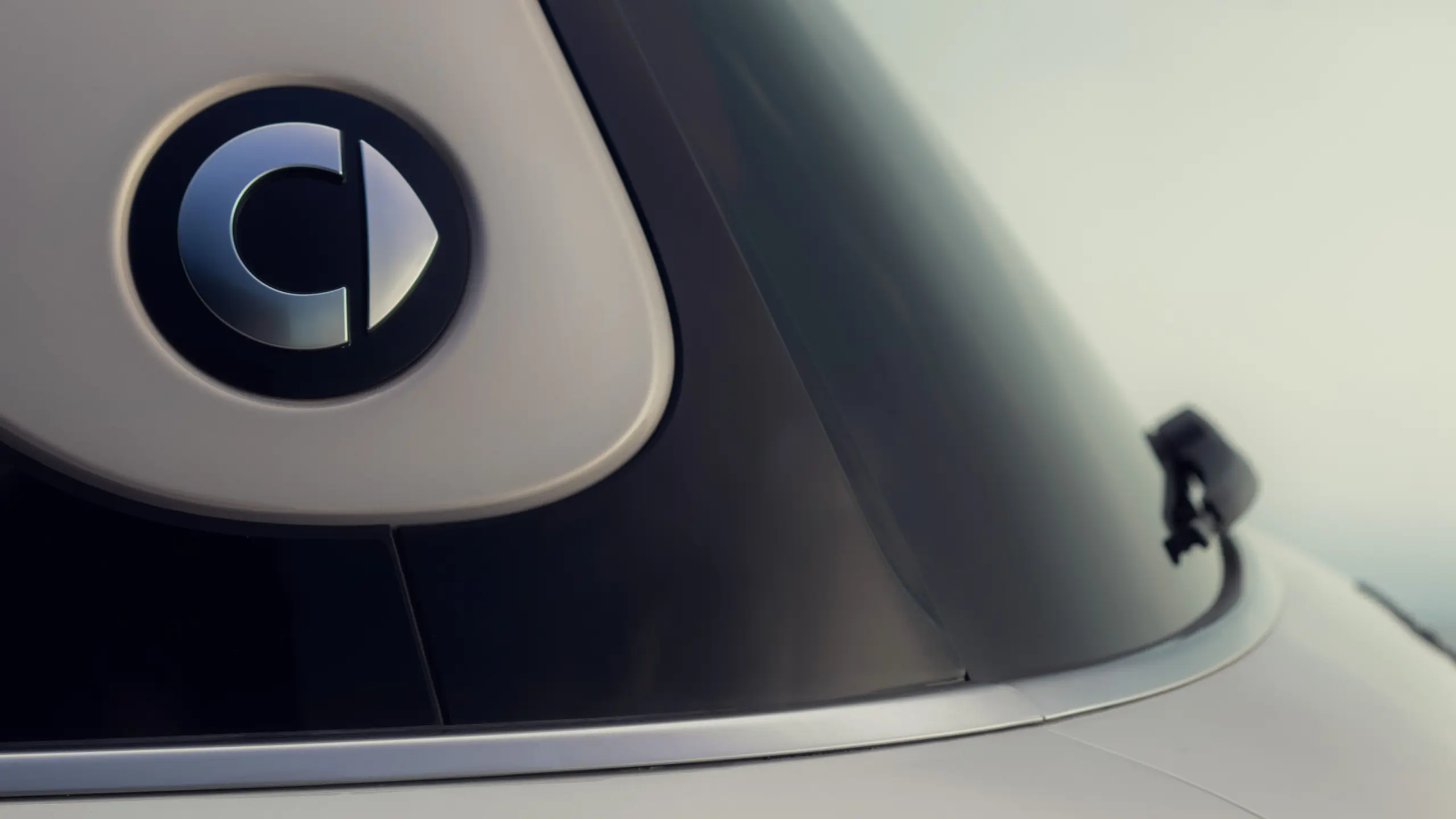 Echt smart: Premium-Elektroauto per Mausklick