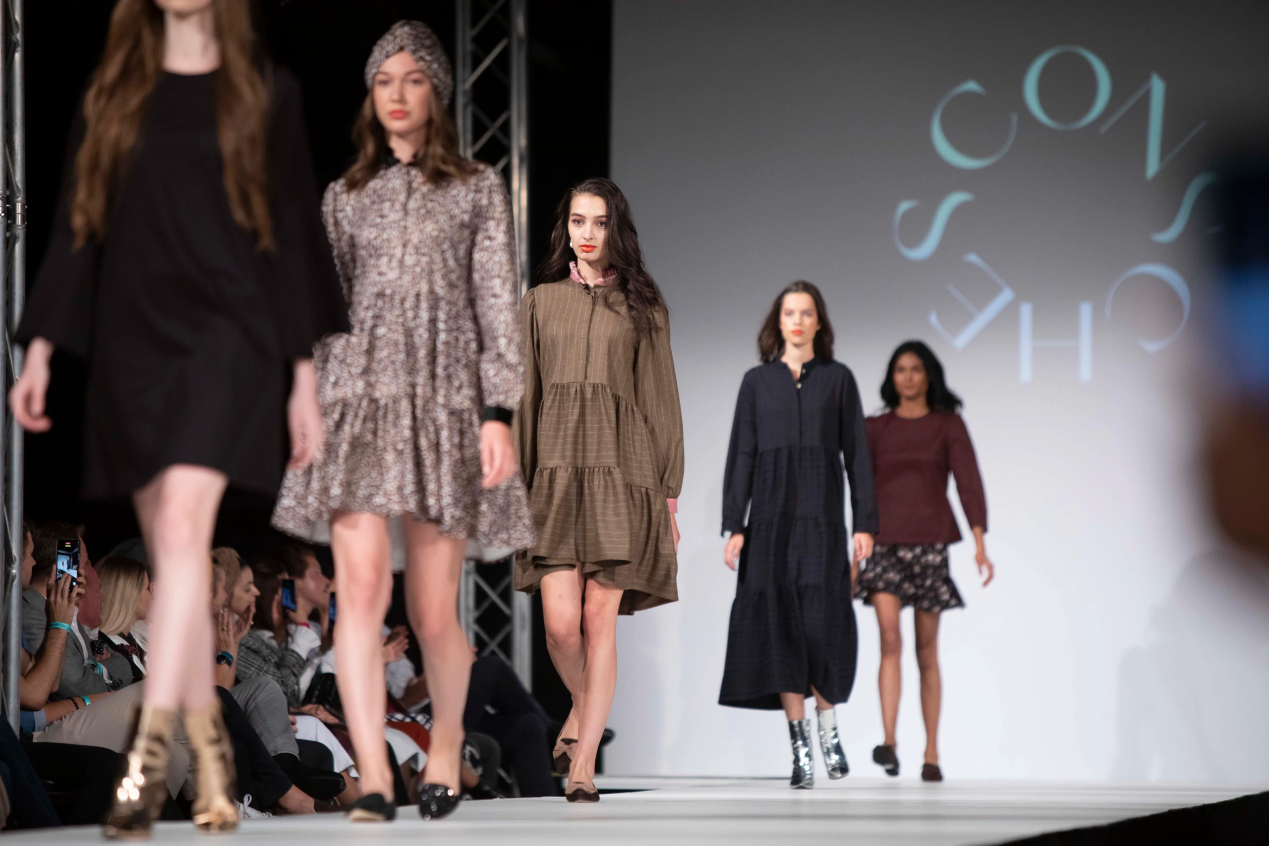 © Elke Mayr Blurred image background