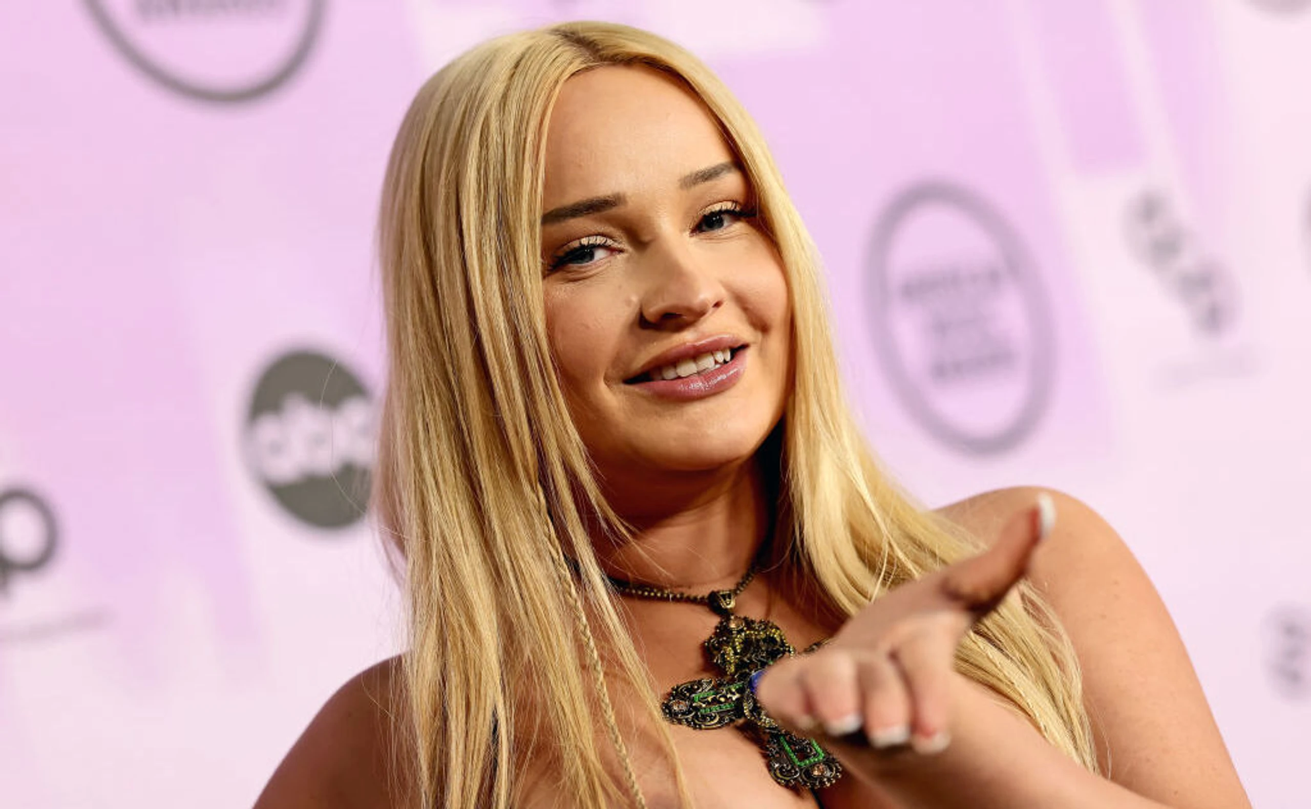 Kim Petras bei den American Music Awards 2022