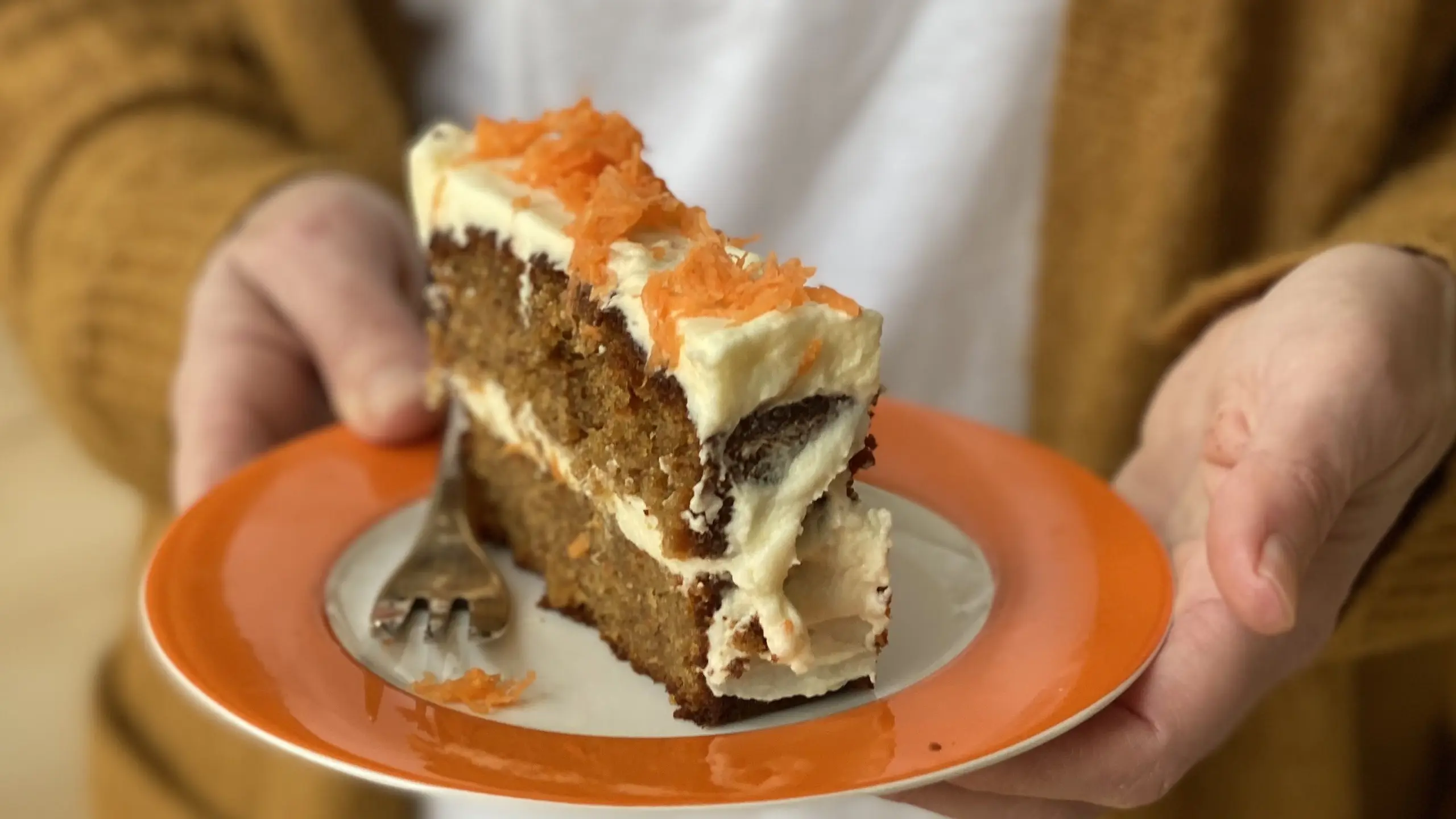Karottenkuchen: Dieses saftige Rezept schmeckt nicht nur zu Ostern köstlich