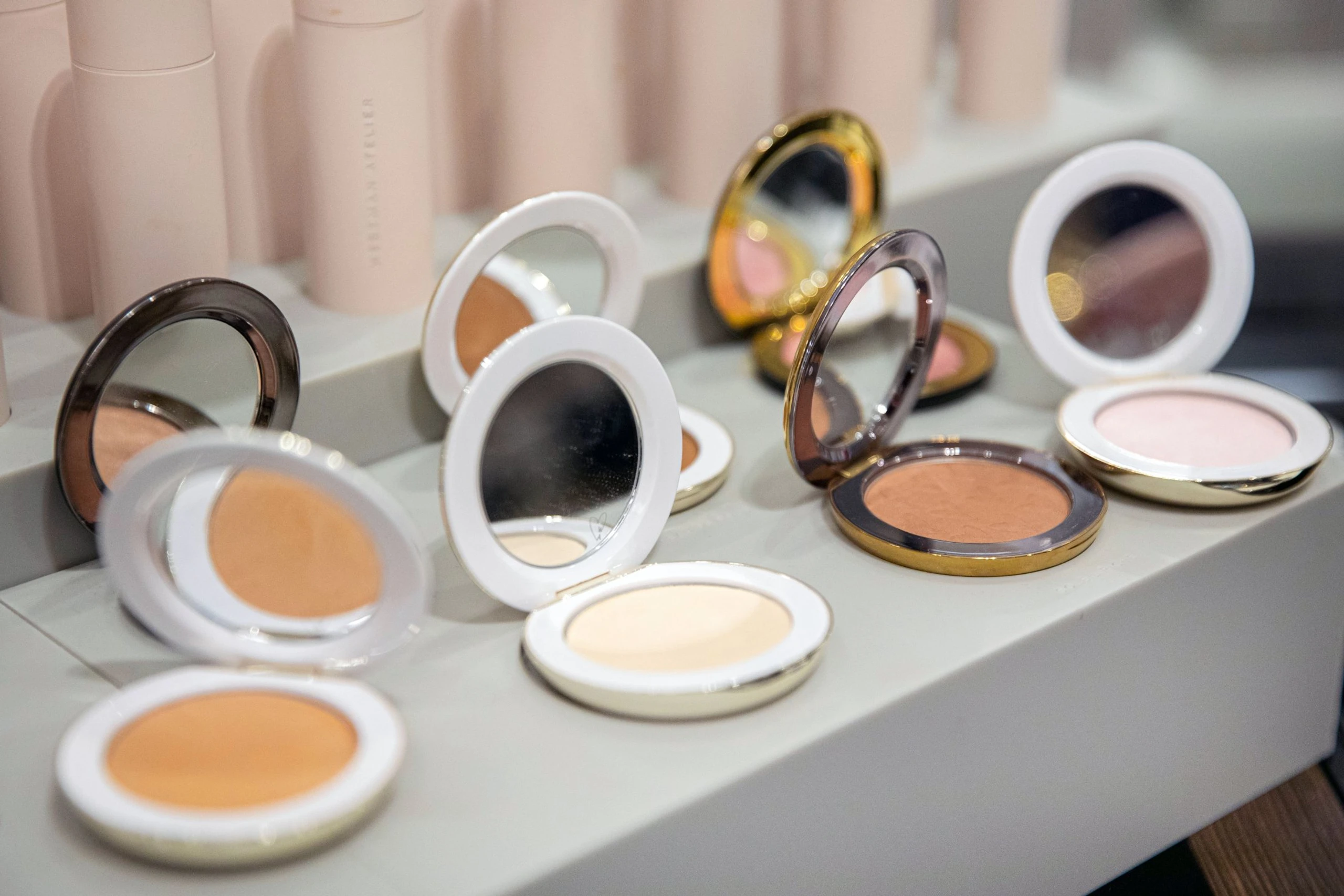 © Elke Mayr Blurred image background