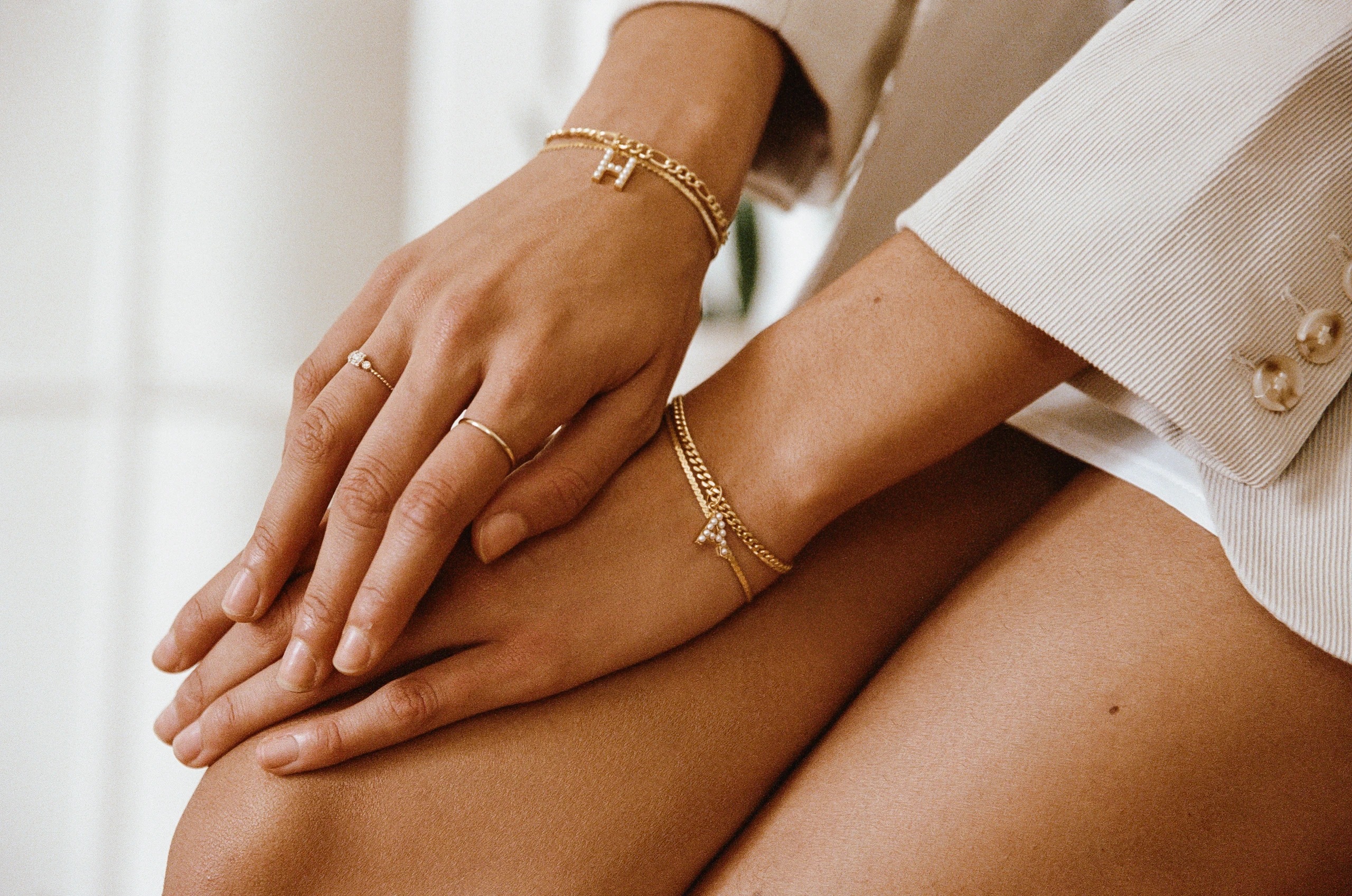 © BRUNA: The Label Blurred image background