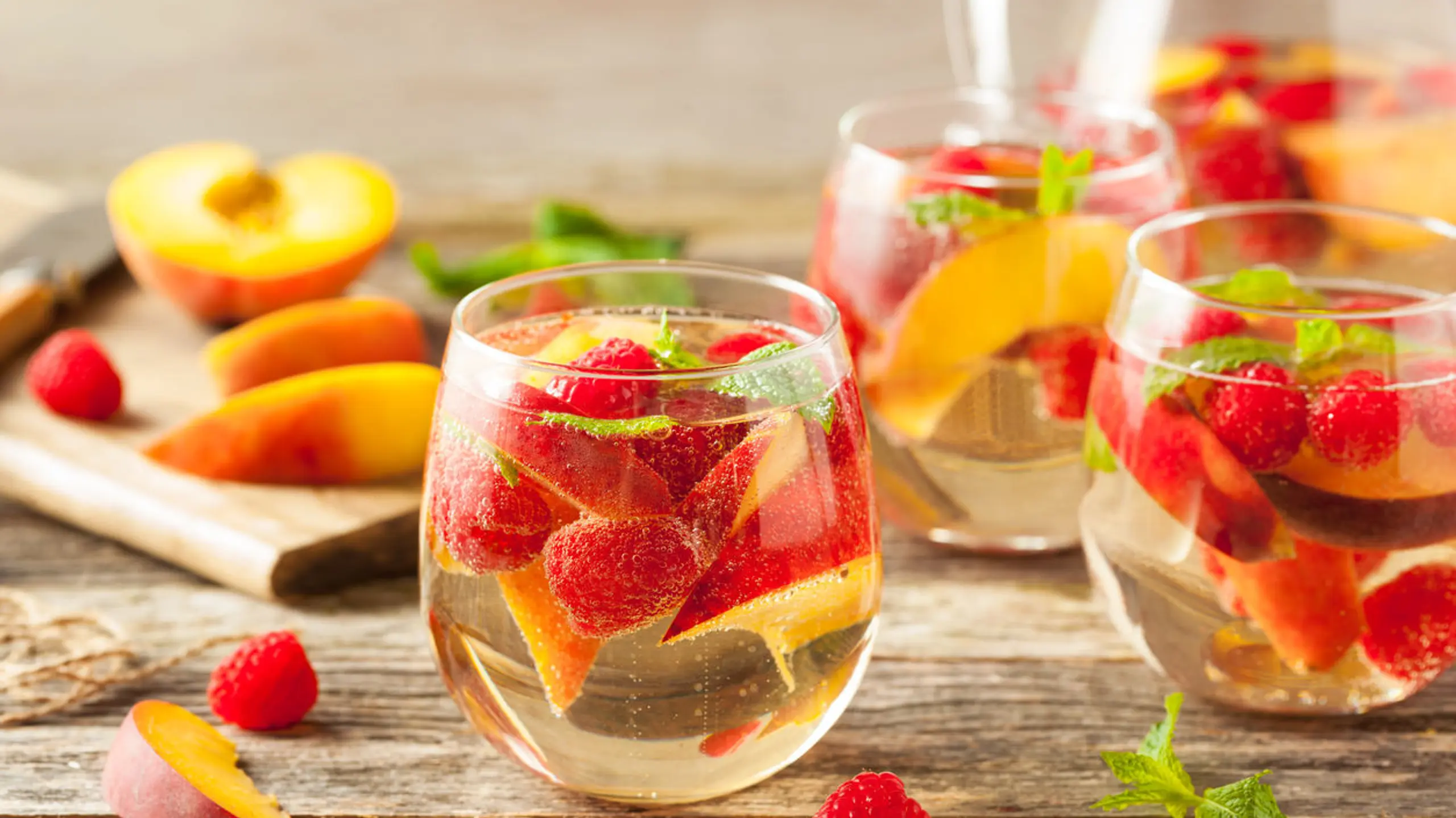 Sangria bianca-Rezept: Weiße Sangria ist der bessere Spritzer