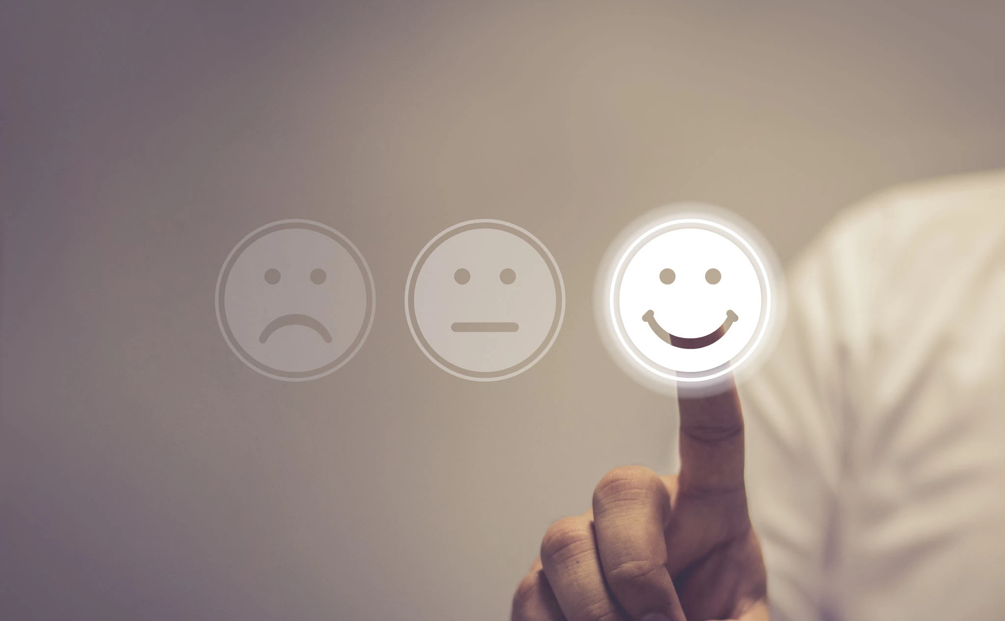 Drei Smileys auf hellem Hintergrund