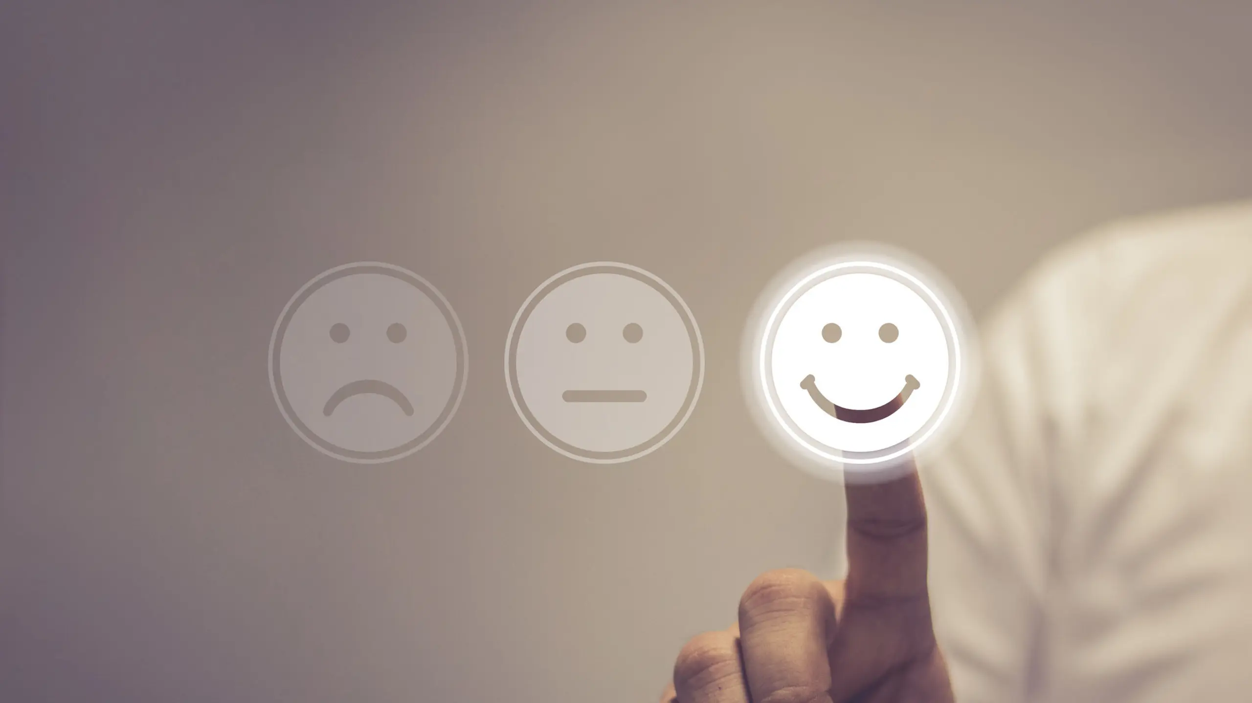 Drei Smileys auf hellem Hintergrund