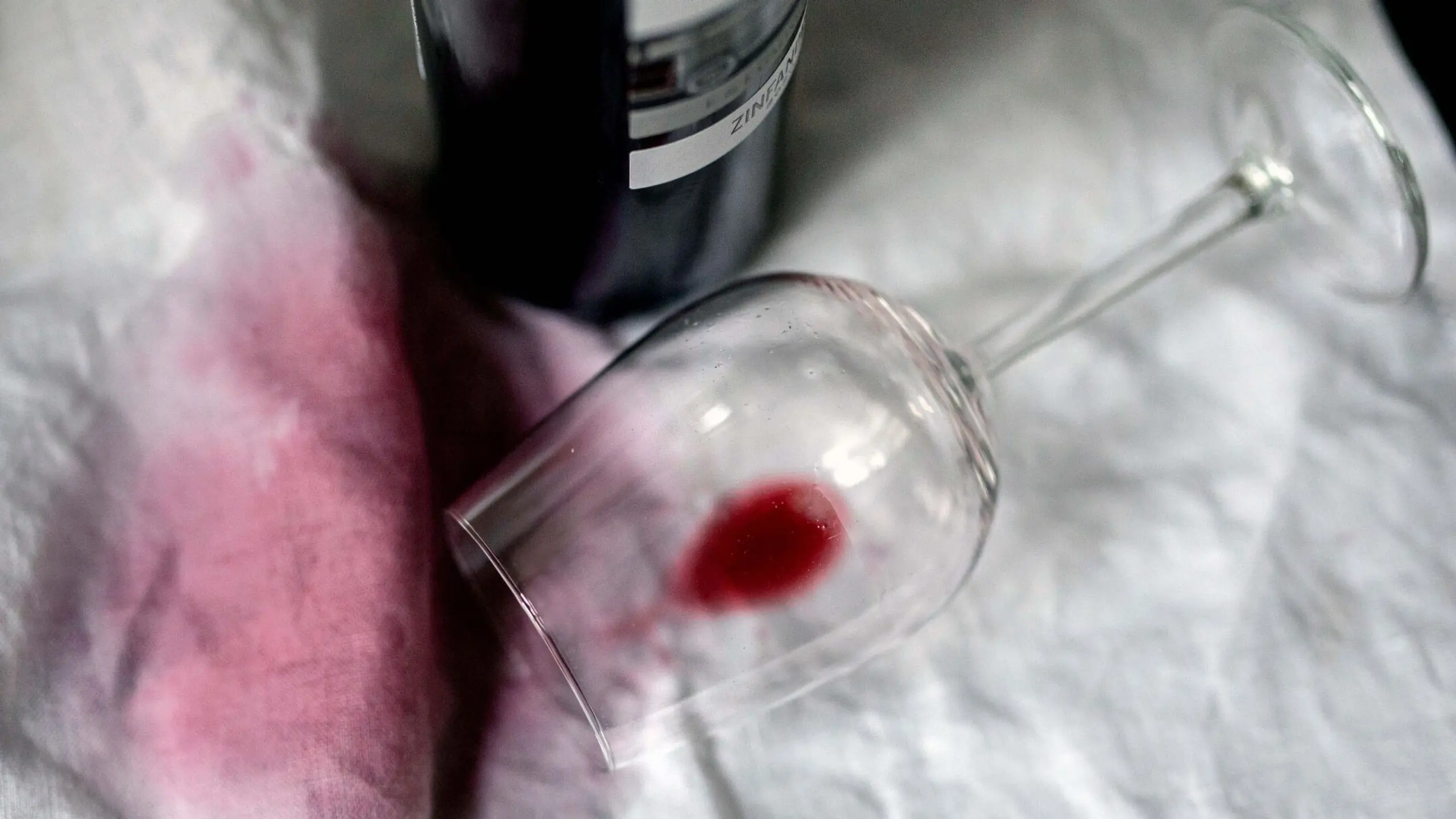 rotweinflecken-entfernen